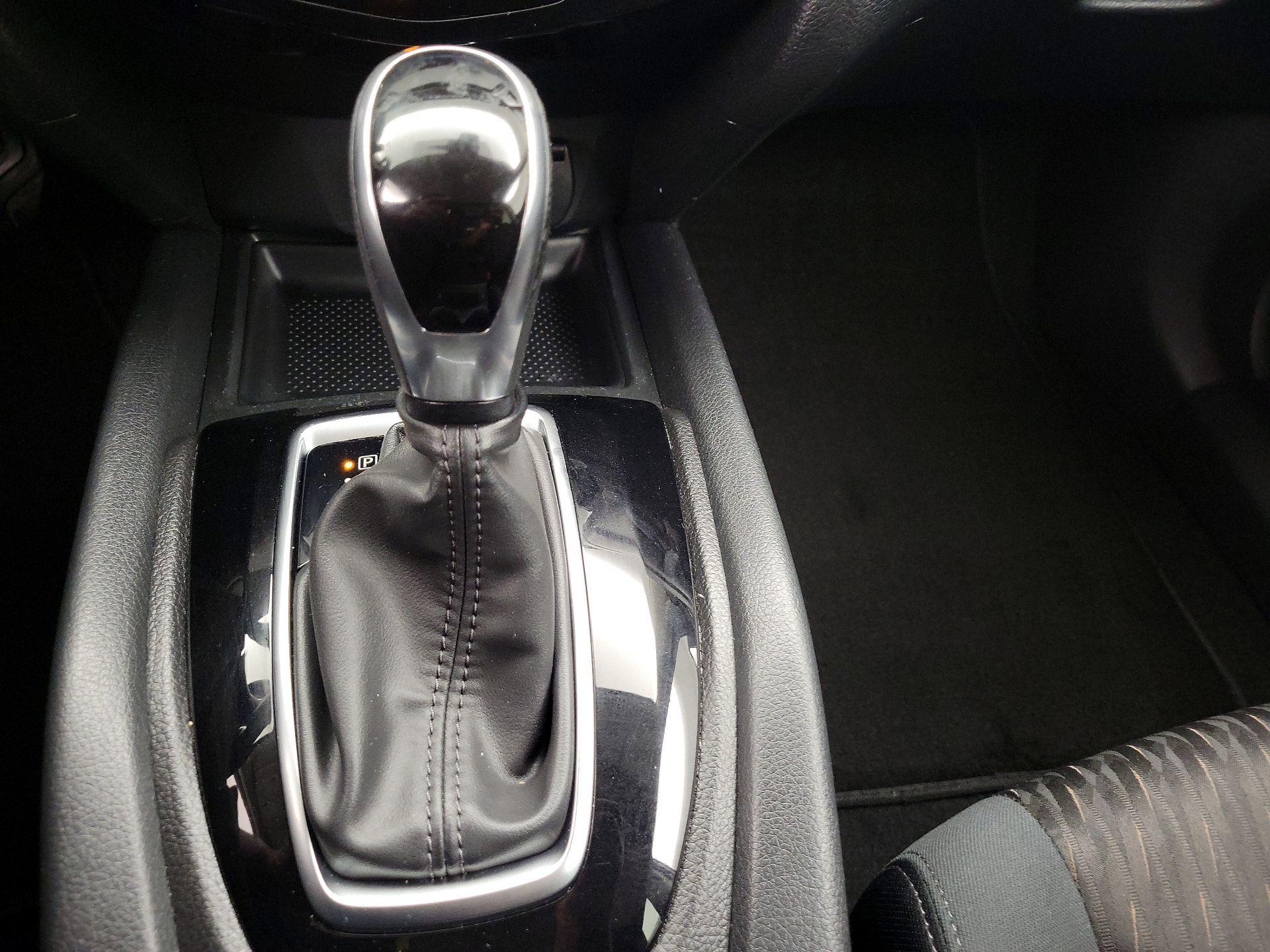 Thumbnail: 2019 Nissan Rogue - 17
