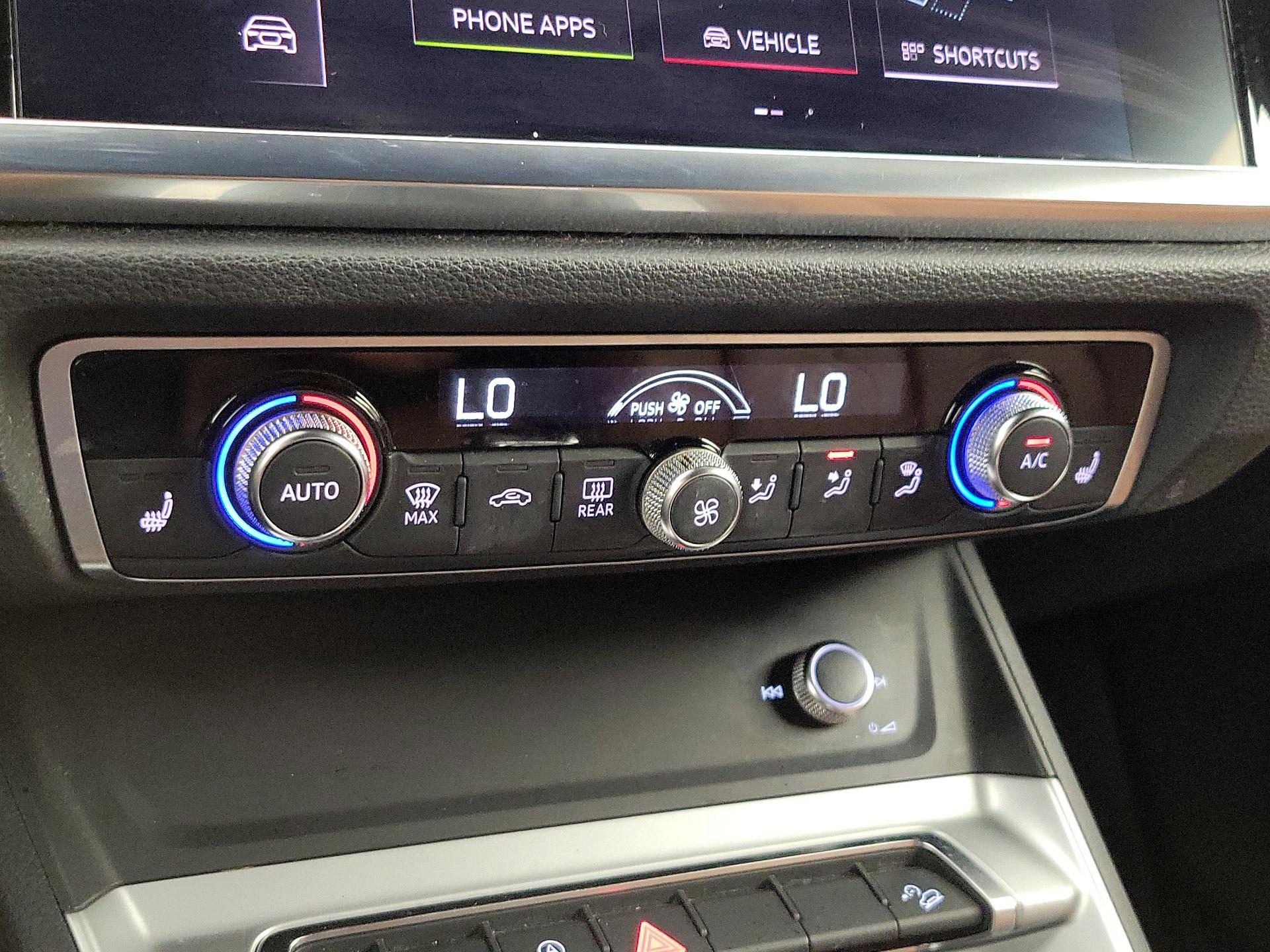 Thumbnail: 2019 Audi Q3 - 16