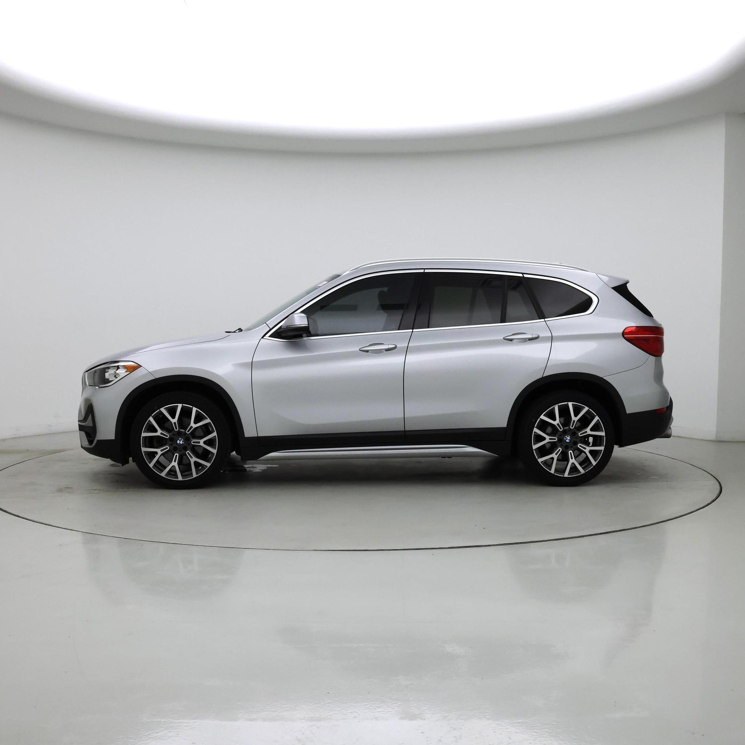Thumbnail: 2021 BMW X1 - 3