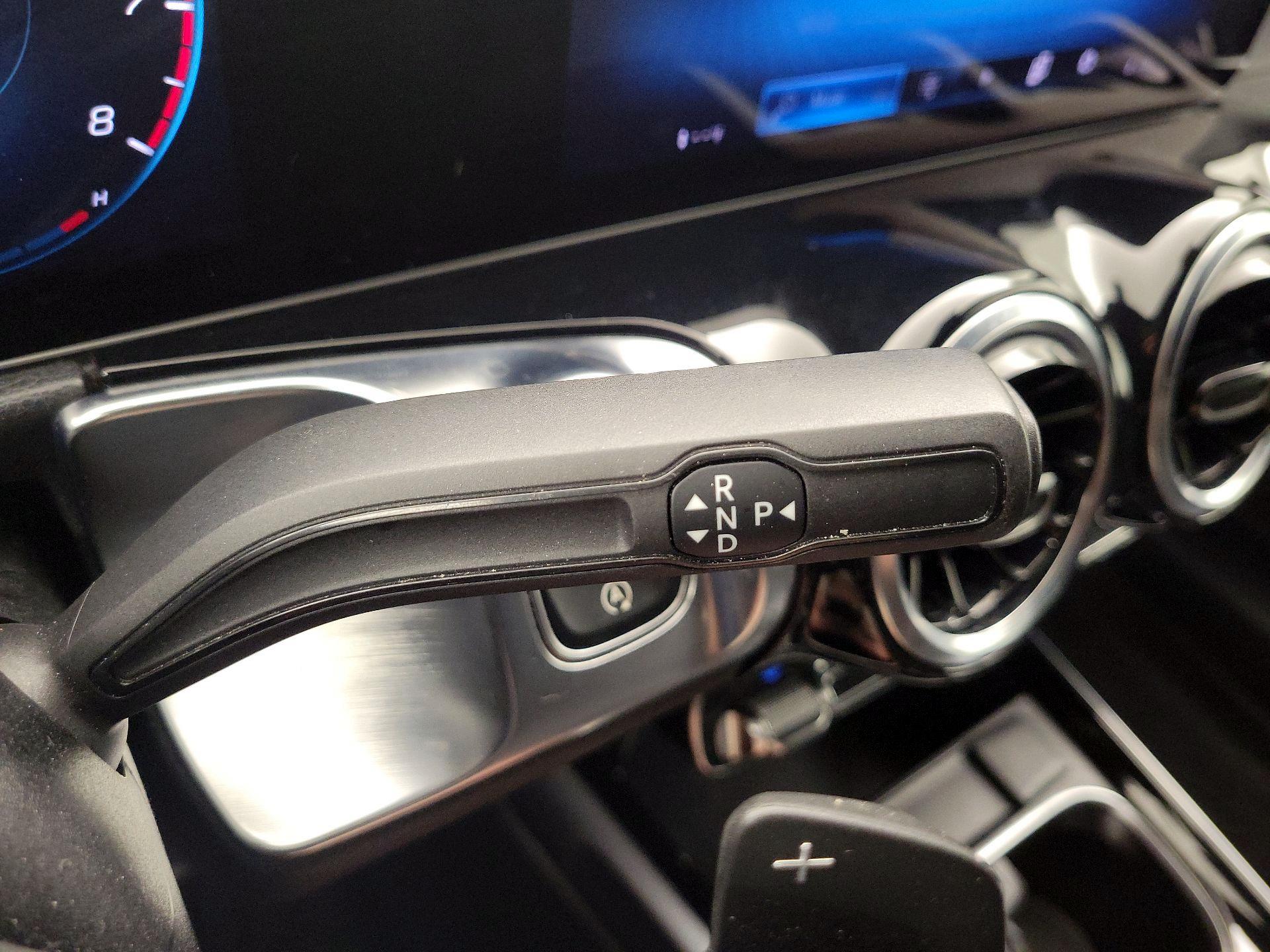 Thumbnail: 2020 Mercedes-Benz GLB - 17