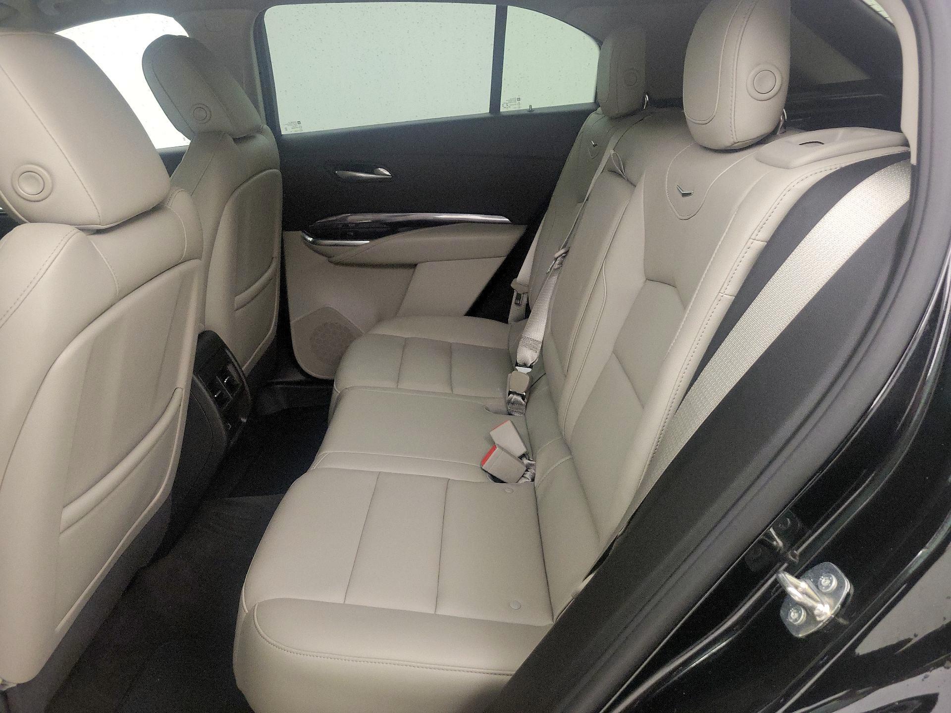 Thumbnail: 2021 Cadillac XT4 - 19