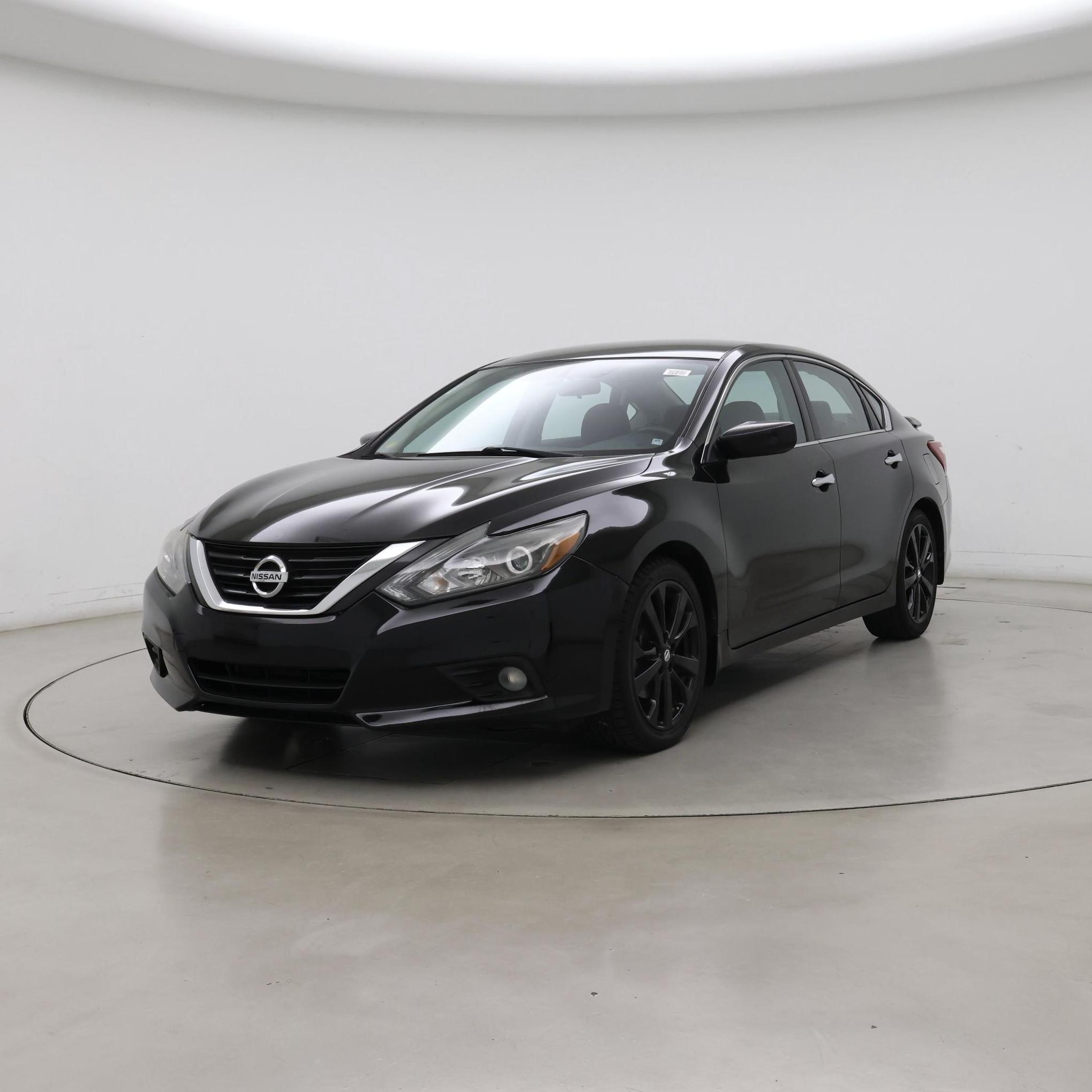 Thumbnail: 2017 Nissan Altima - 4