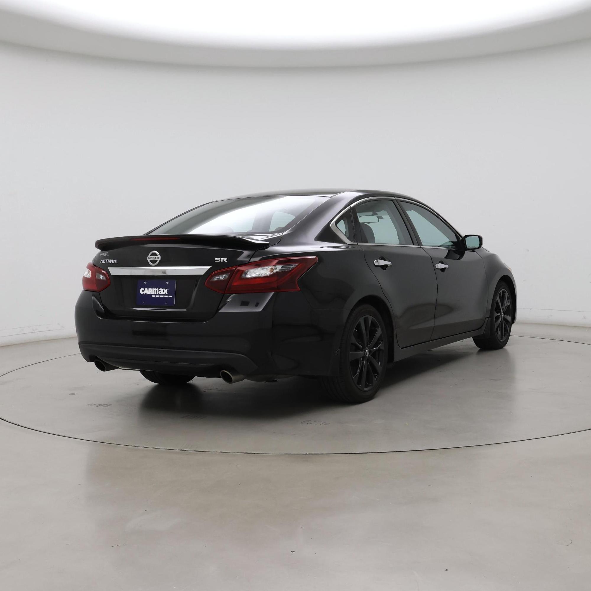 Thumbnail: 2017 Nissan Altima - 8
