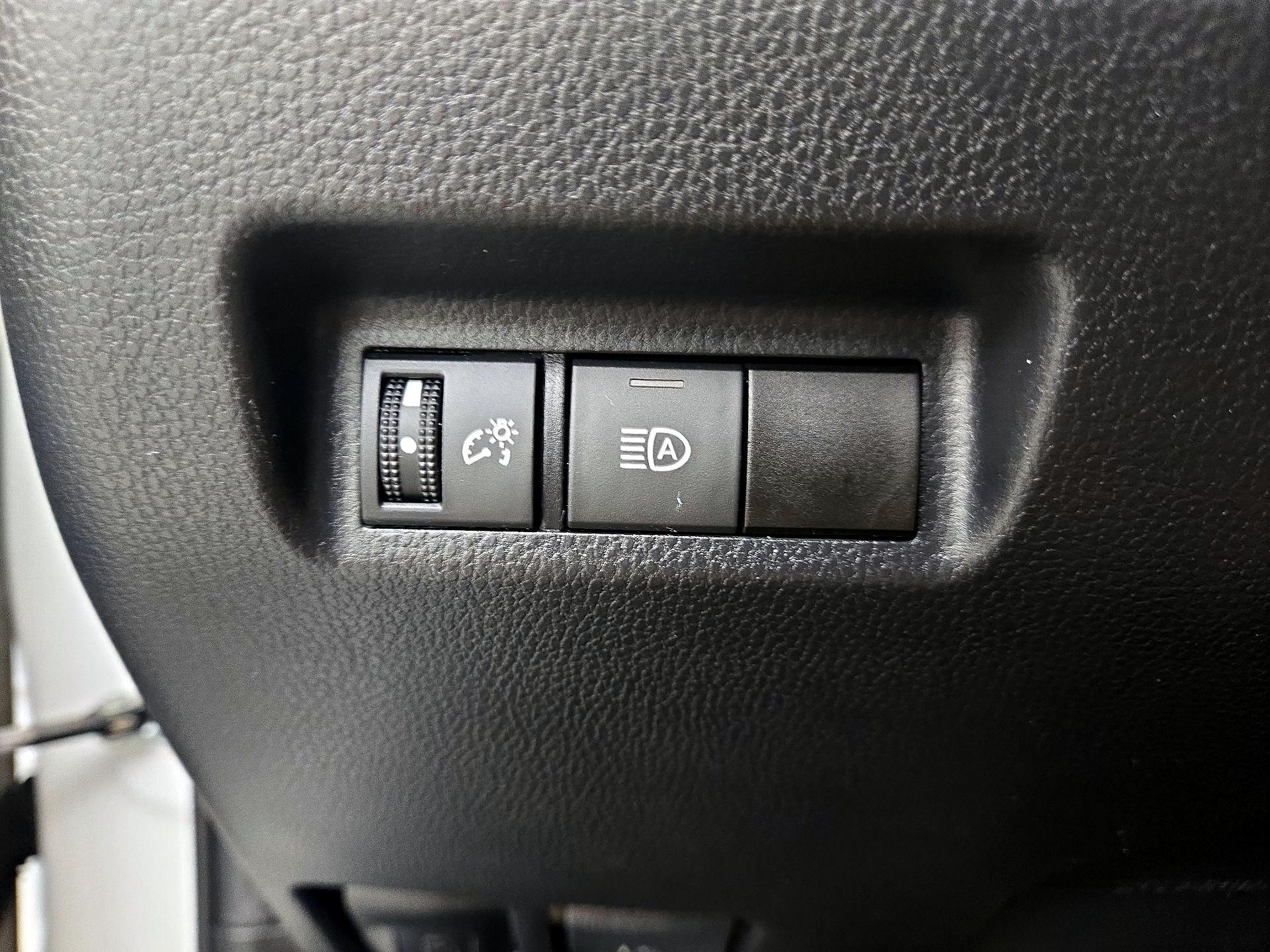 Thumbnail: 2021 Toyota RAV4 - 13