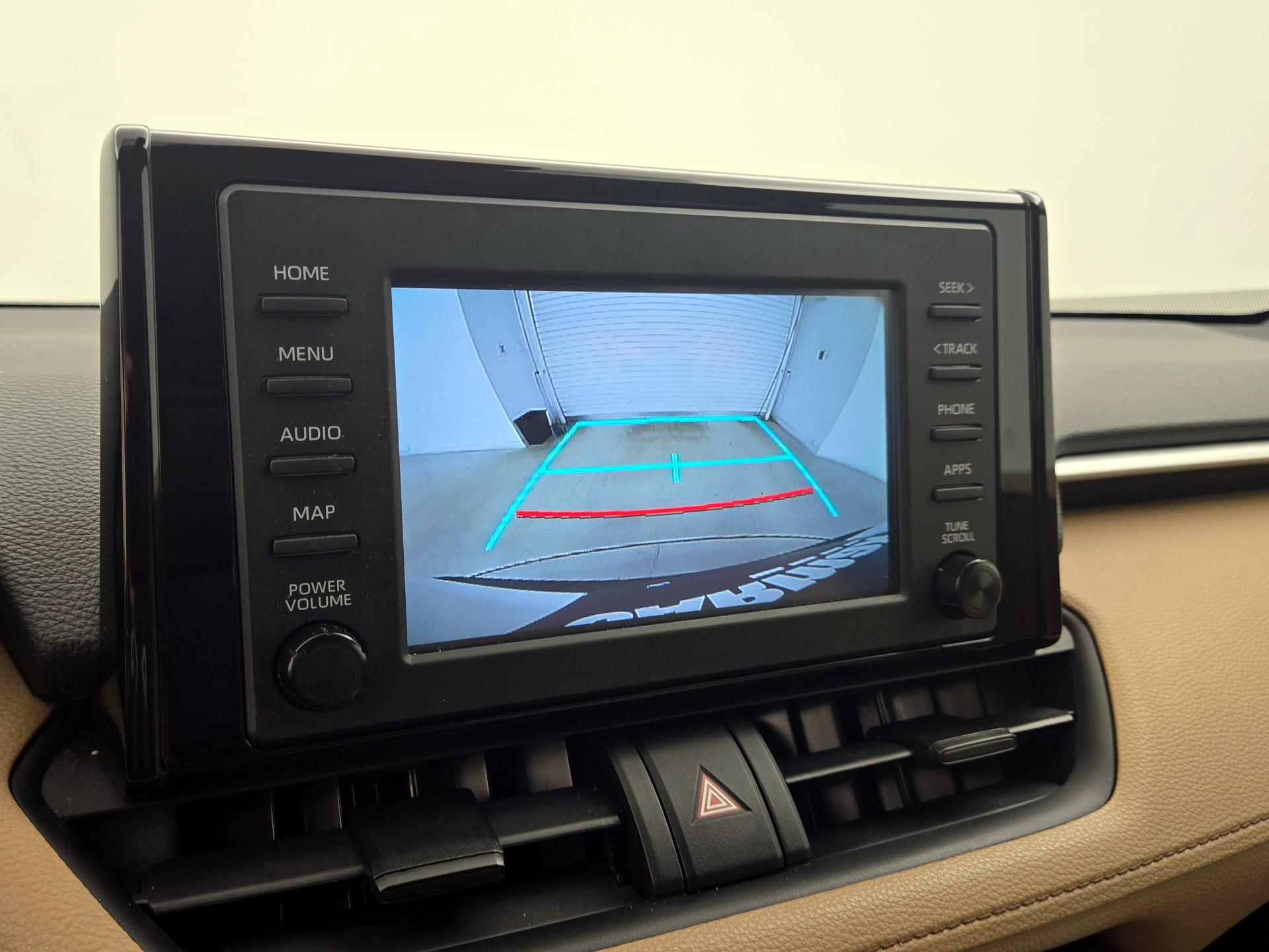 Thumbnail: 2021 Toyota RAV4 - 14