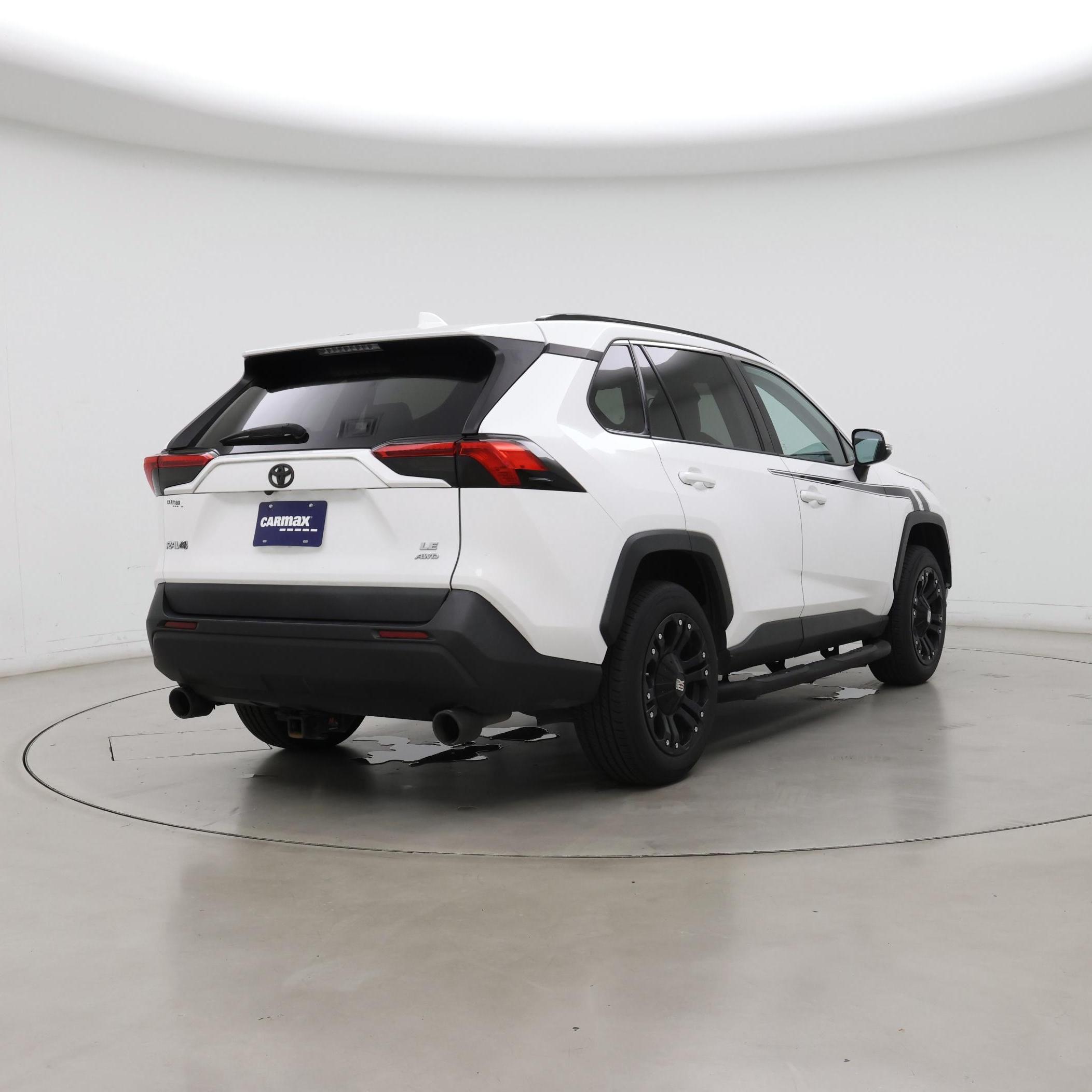 Thumbnail: 2021 Toyota RAV4 - 8