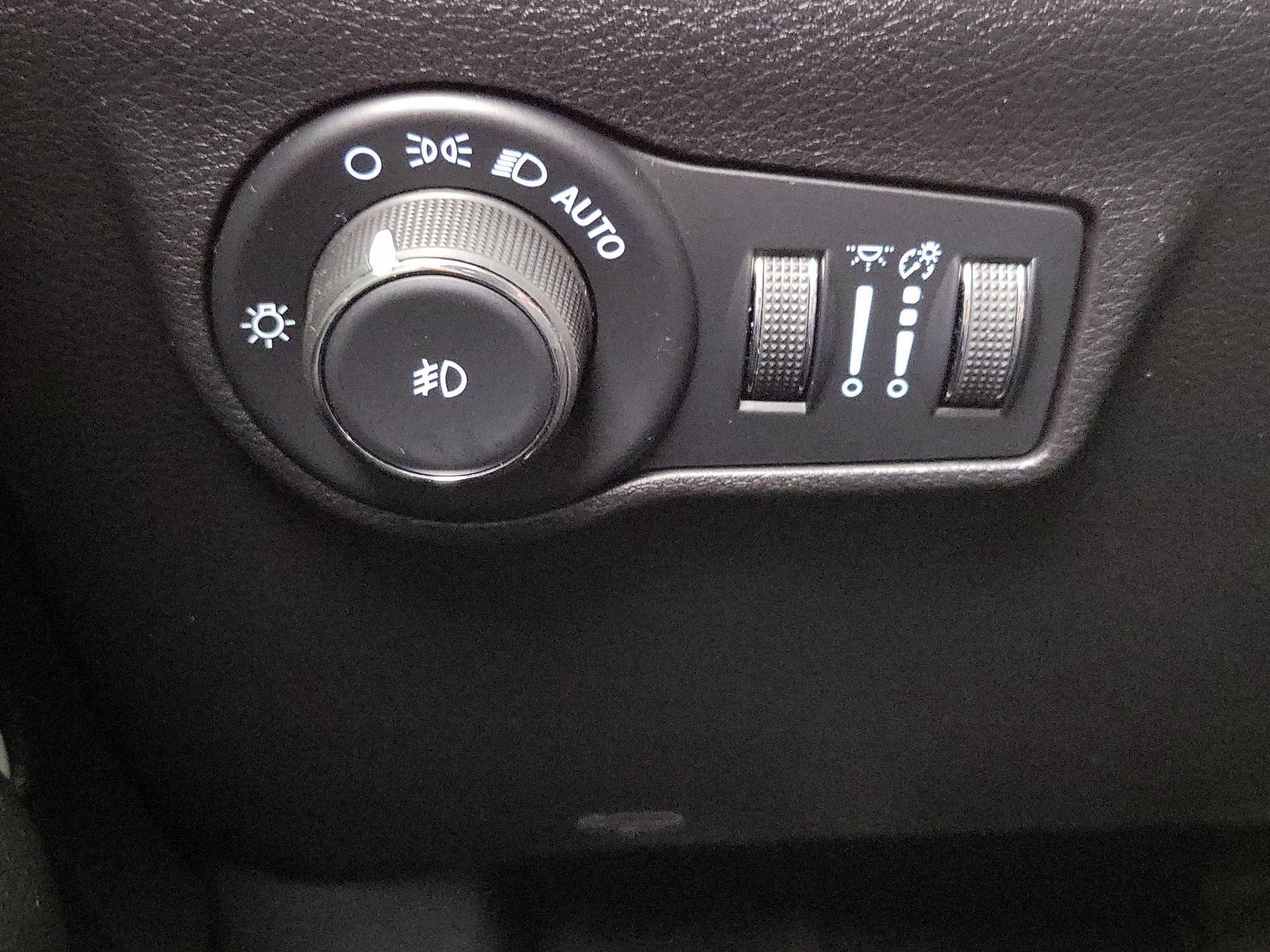 Thumbnail: 2022 Jeep Compass - 13