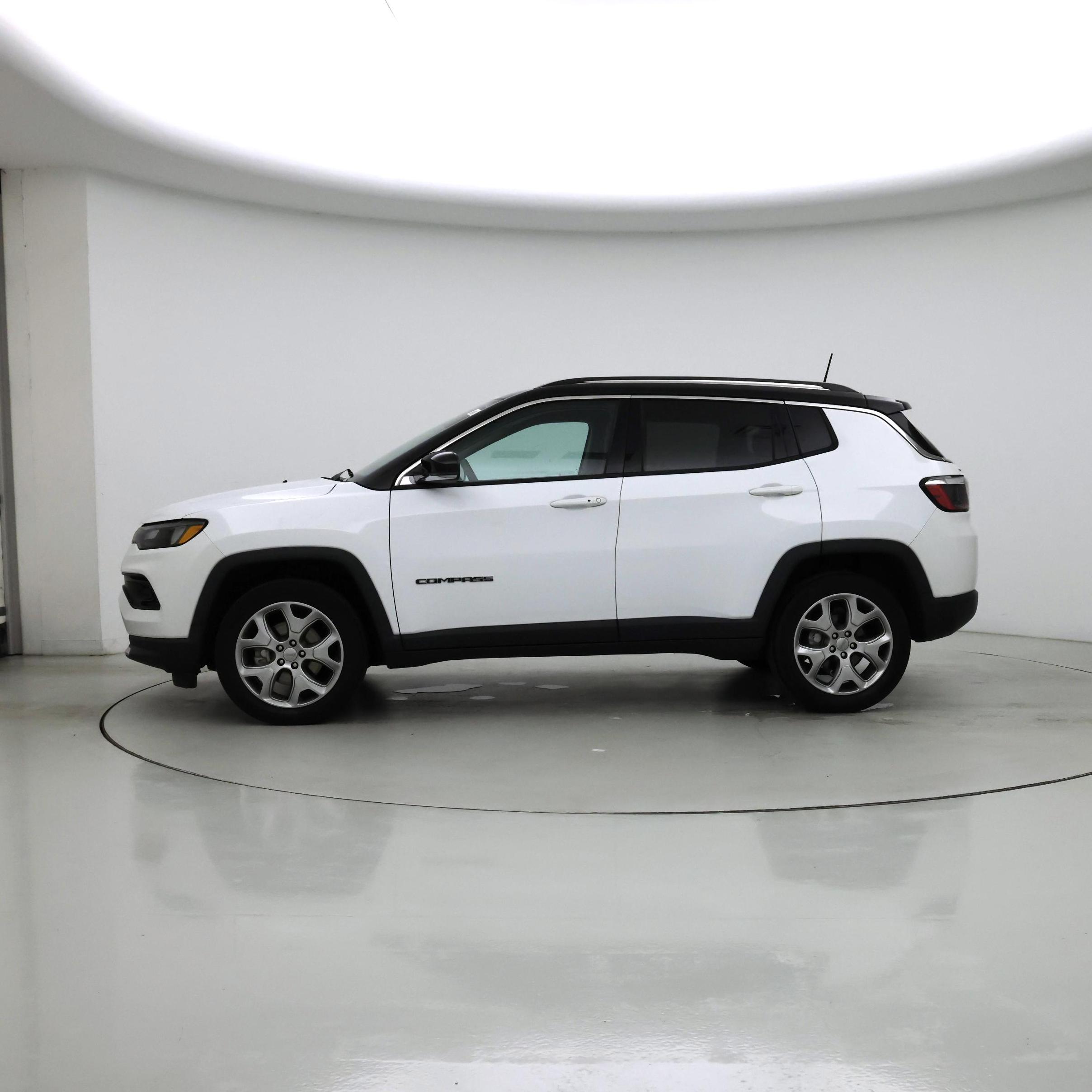Thumbnail: 2022 Jeep Compass - 3
