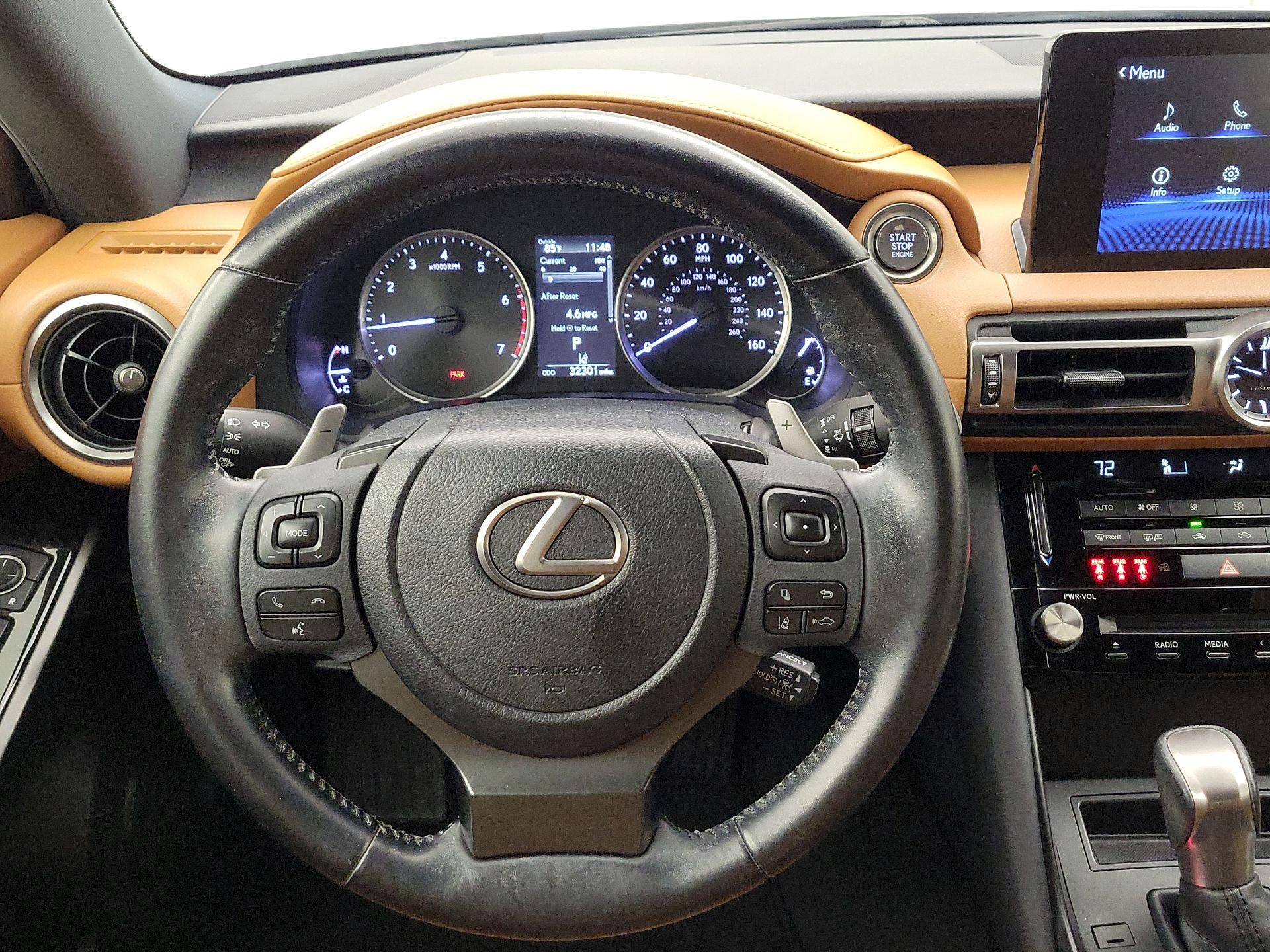 Thumbnail: 2022 Lexus IS - 10