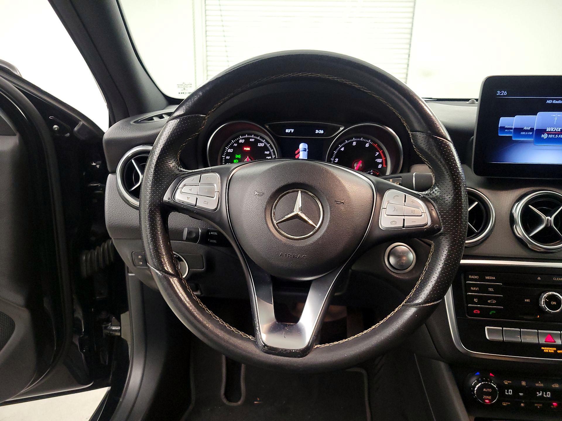 Thumbnail: 2018 Mercedes-Benz GLA - 10