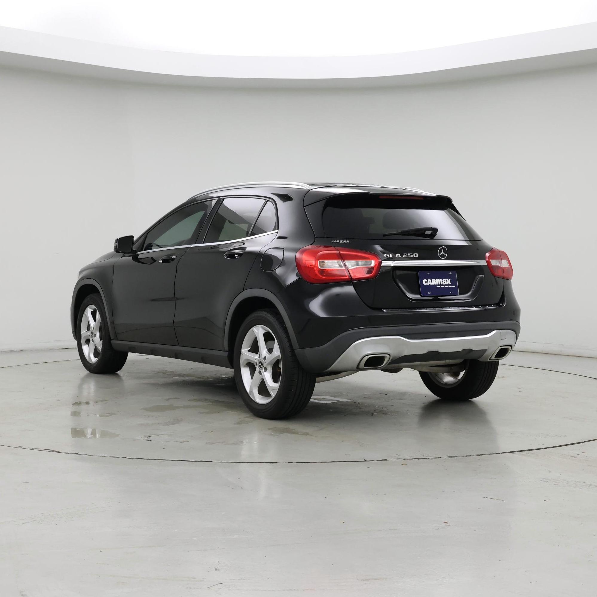 Thumbnail: 2018 Mercedes-Benz GLA - 2