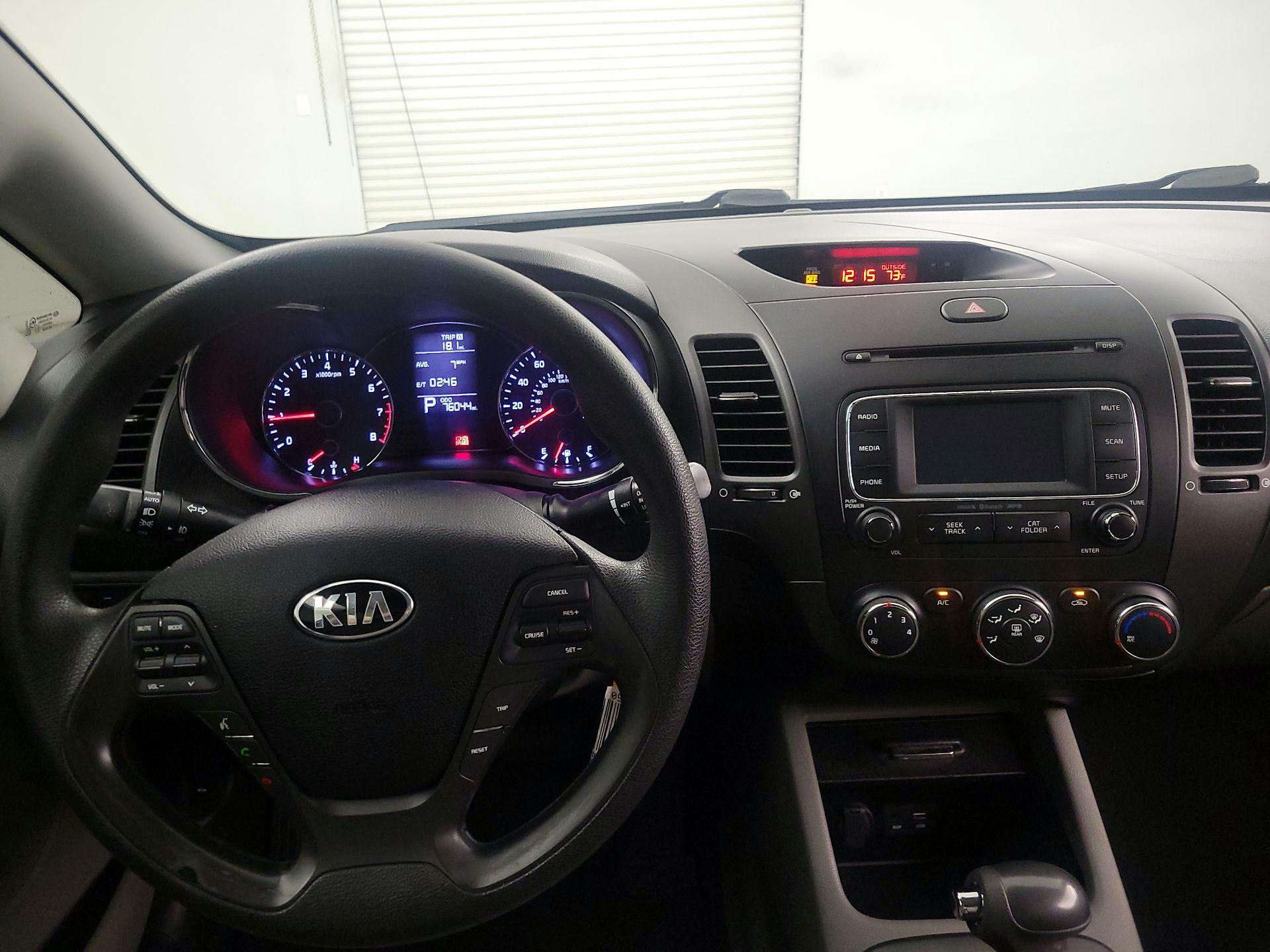 Thumbnail: 2016 Kia Forte - 9