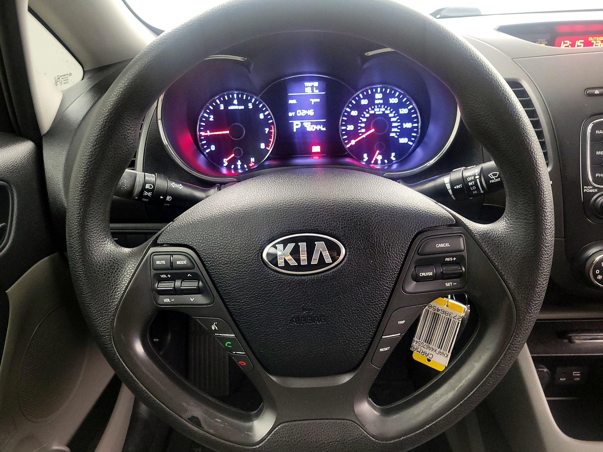 Thumbnail: 2016 Kia Forte - 10
