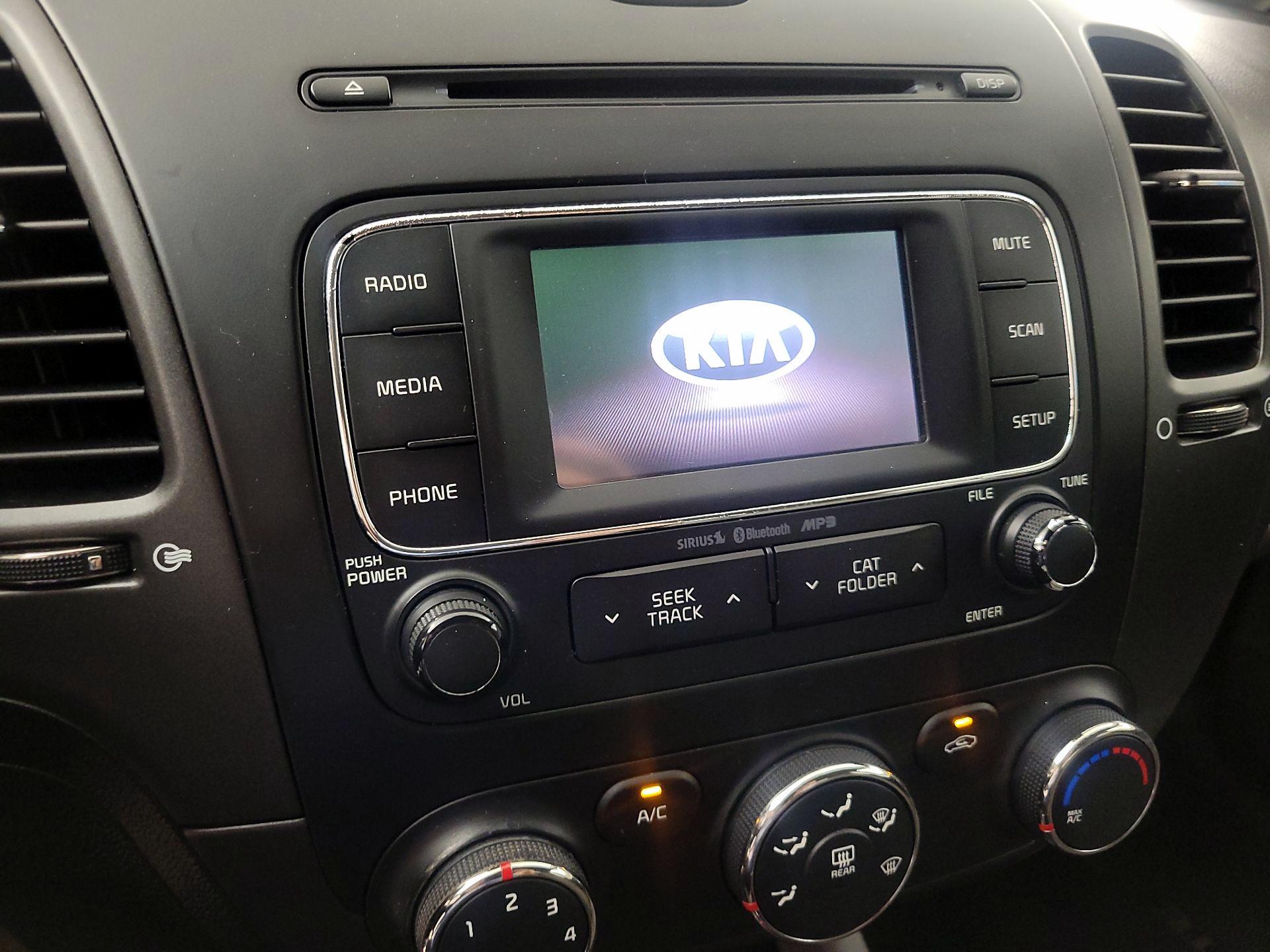 Thumbnail: 2016 Kia Forte - 15