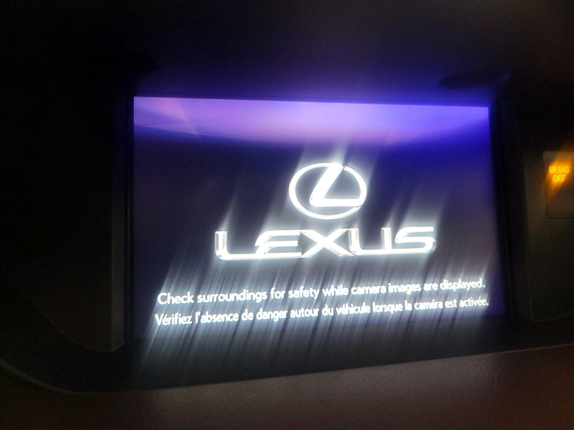 Thumbnail: 2018 Lexus ES - 16