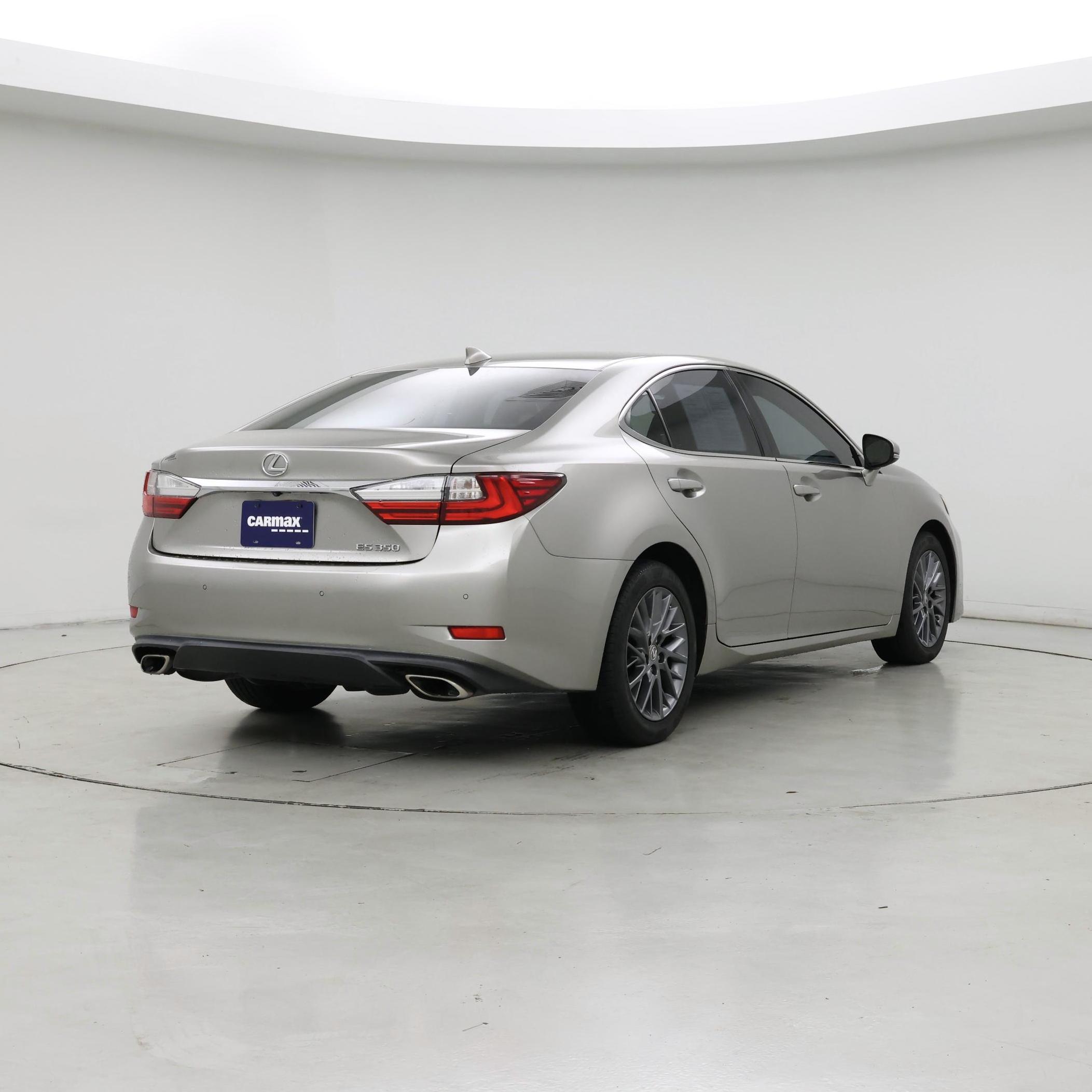 Thumbnail: 2018 Lexus ES - 8