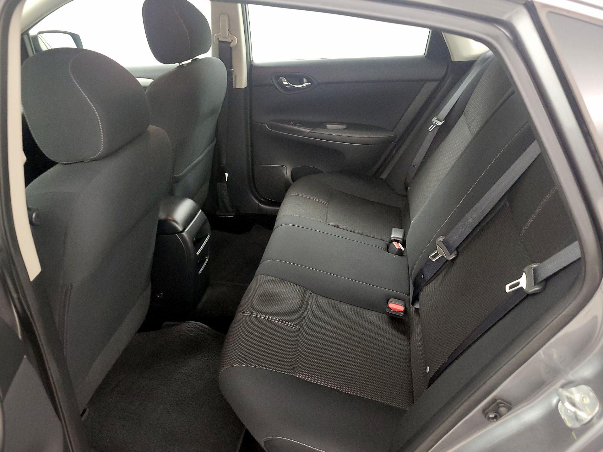 Thumbnail: 2016 Nissan Sentra - 18