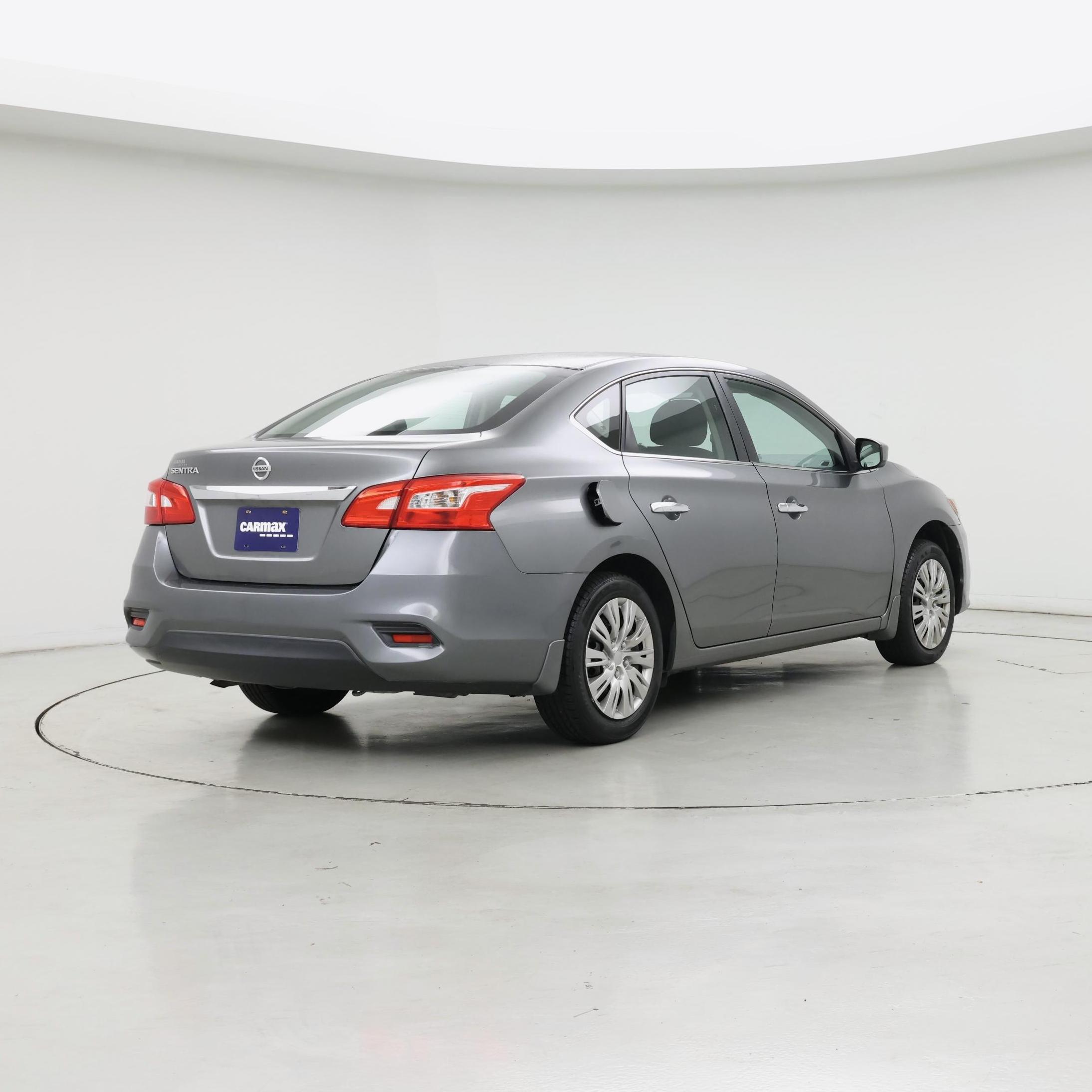 Thumbnail: 2016 Nissan Sentra - 8