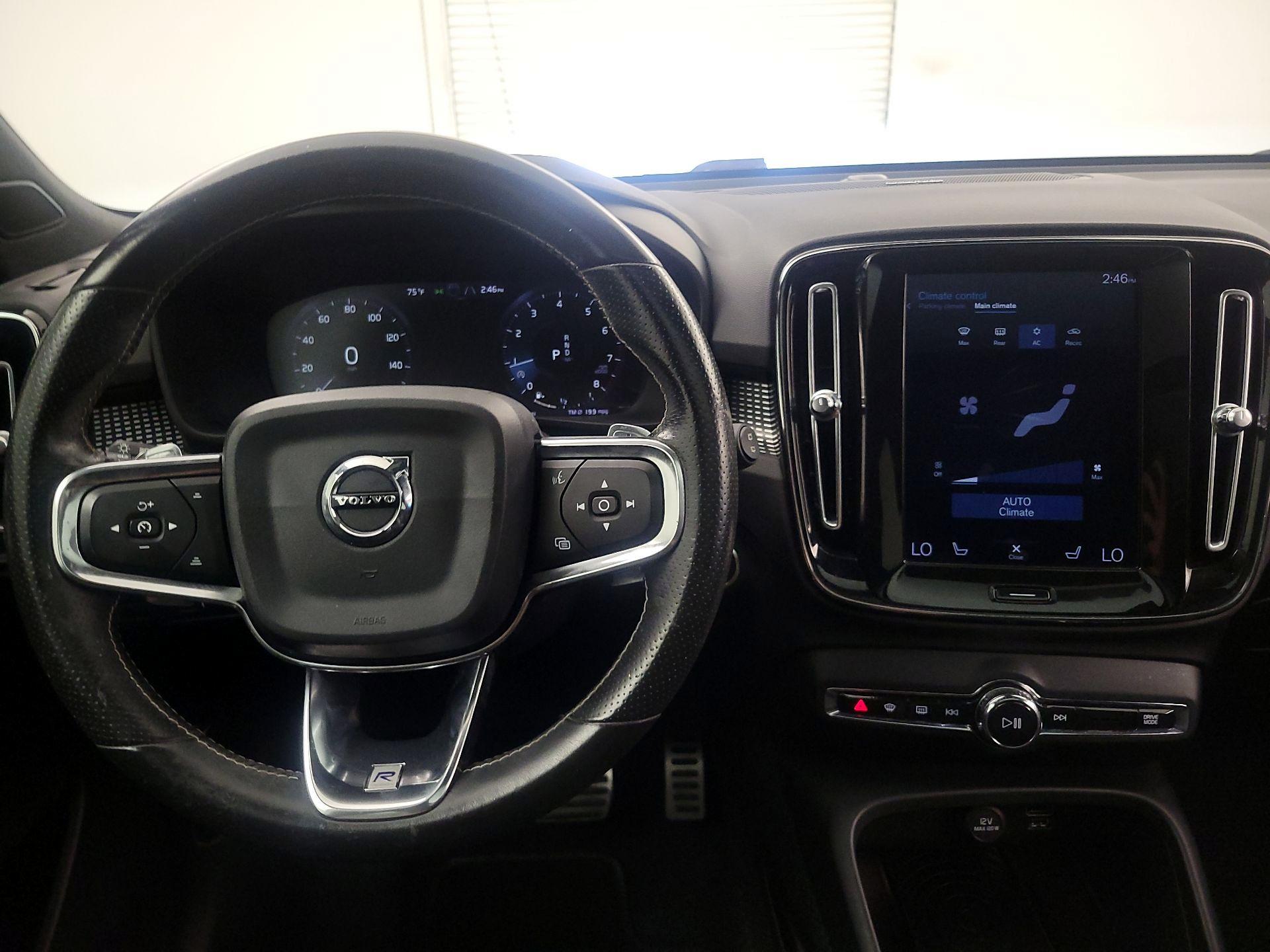 Thumbnail: 2019 Volvo XC40 - 9