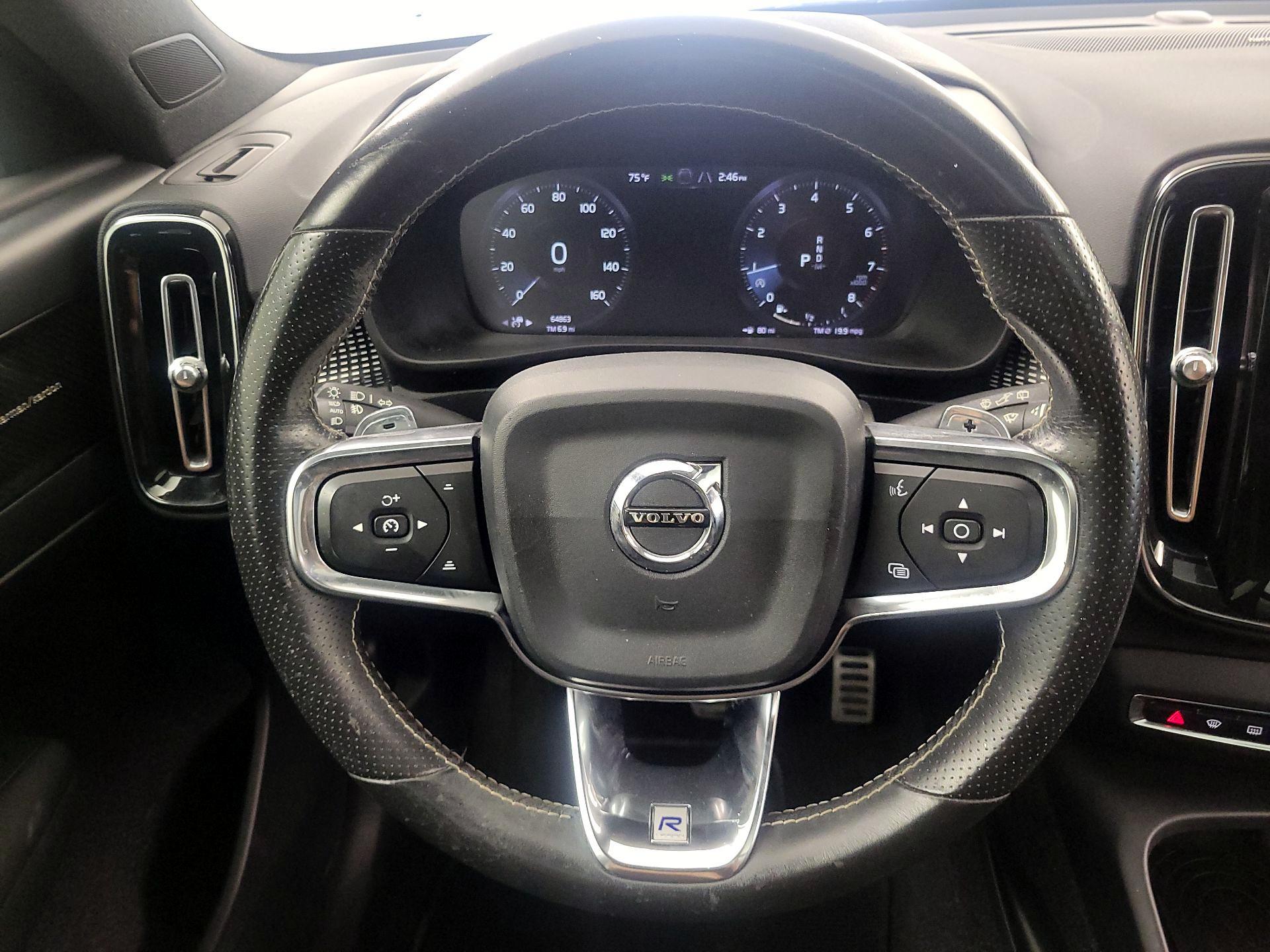 Thumbnail: 2019 Volvo XC40 - 10