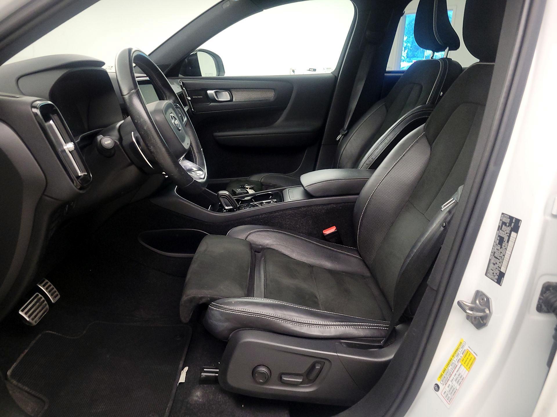 Thumbnail: 2019 Volvo XC40 - 11