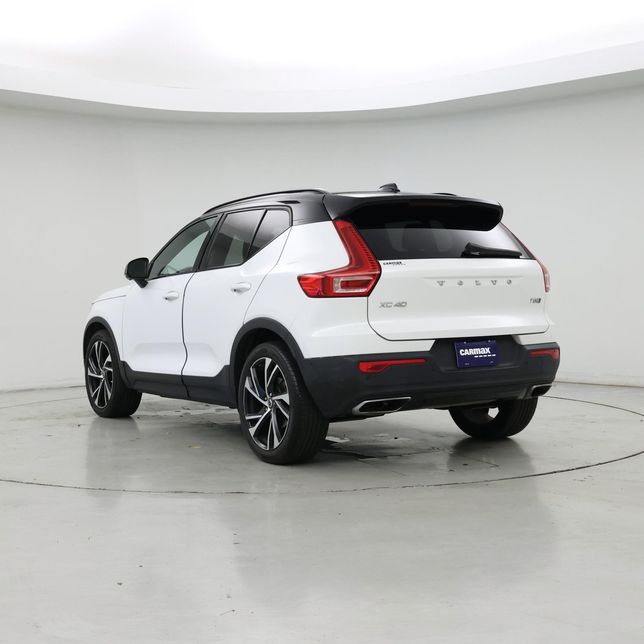 Thumbnail: 2019 Volvo XC40 - 2