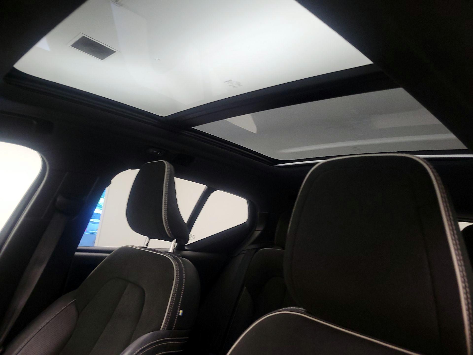 Thumbnail: 2019 Volvo XC40 - 19