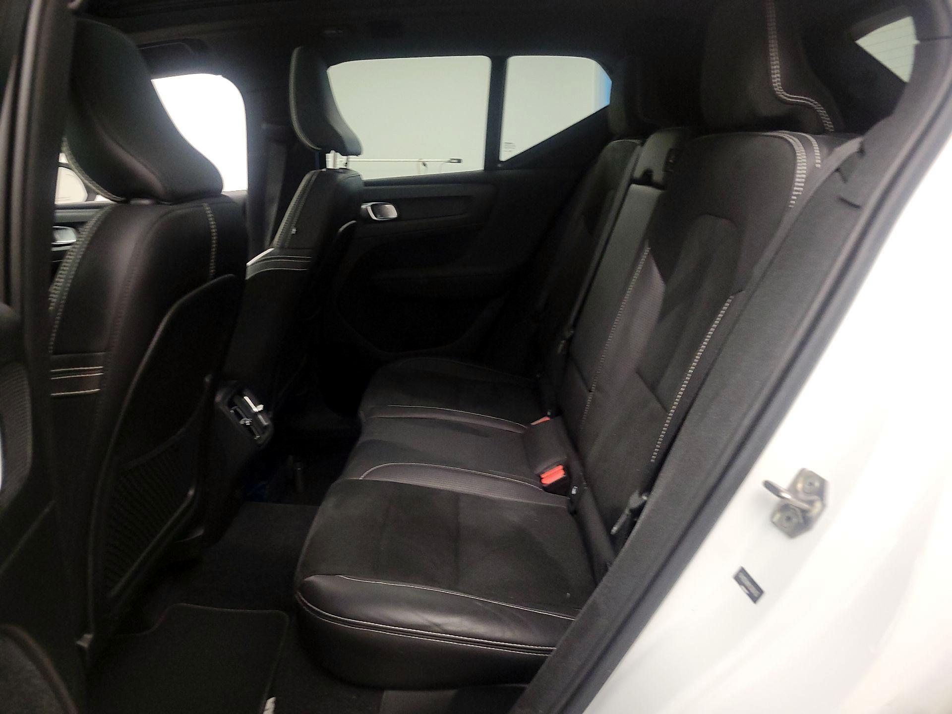 Thumbnail: 2019 Volvo XC40 - 20