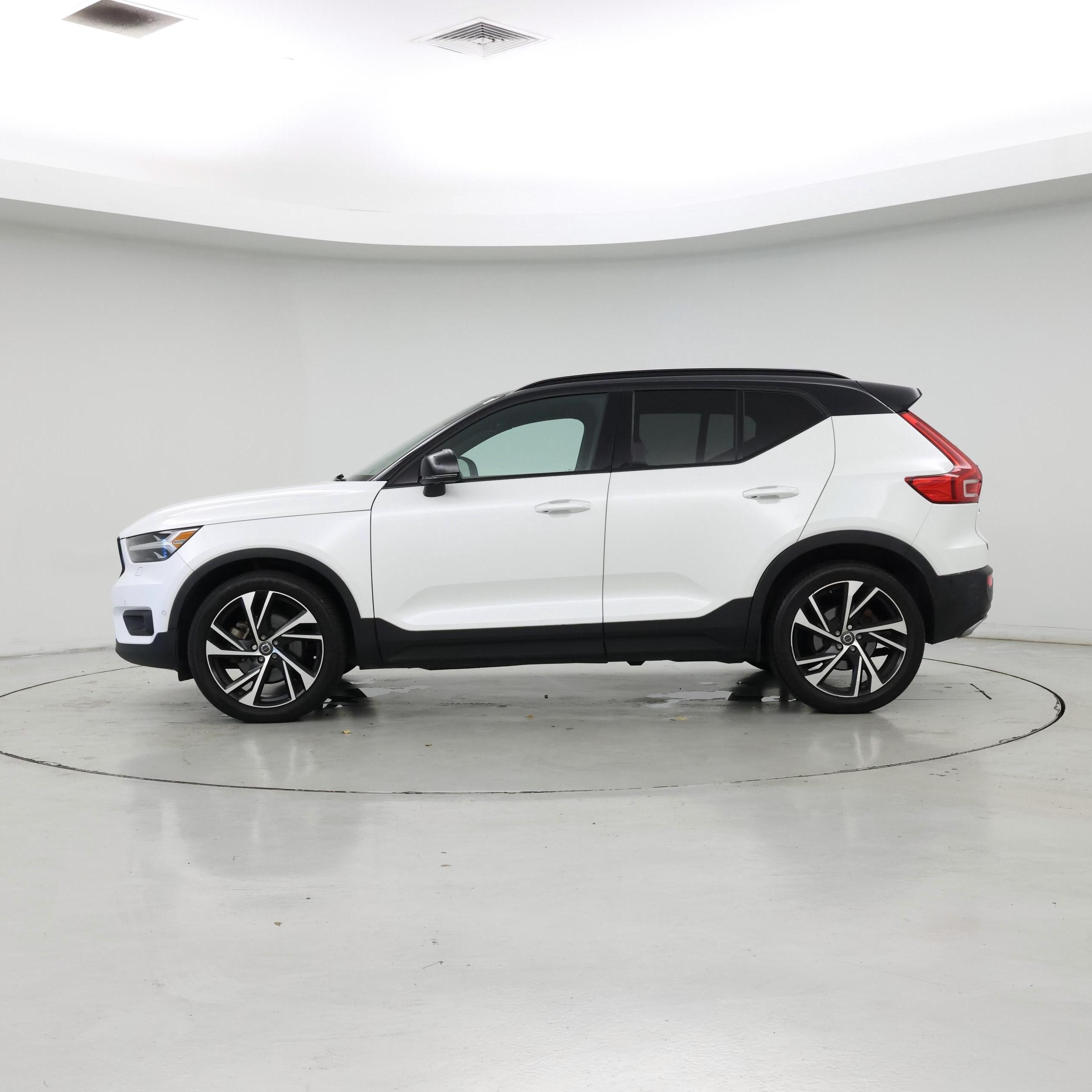 Thumbnail: 2019 Volvo XC40 - 3
