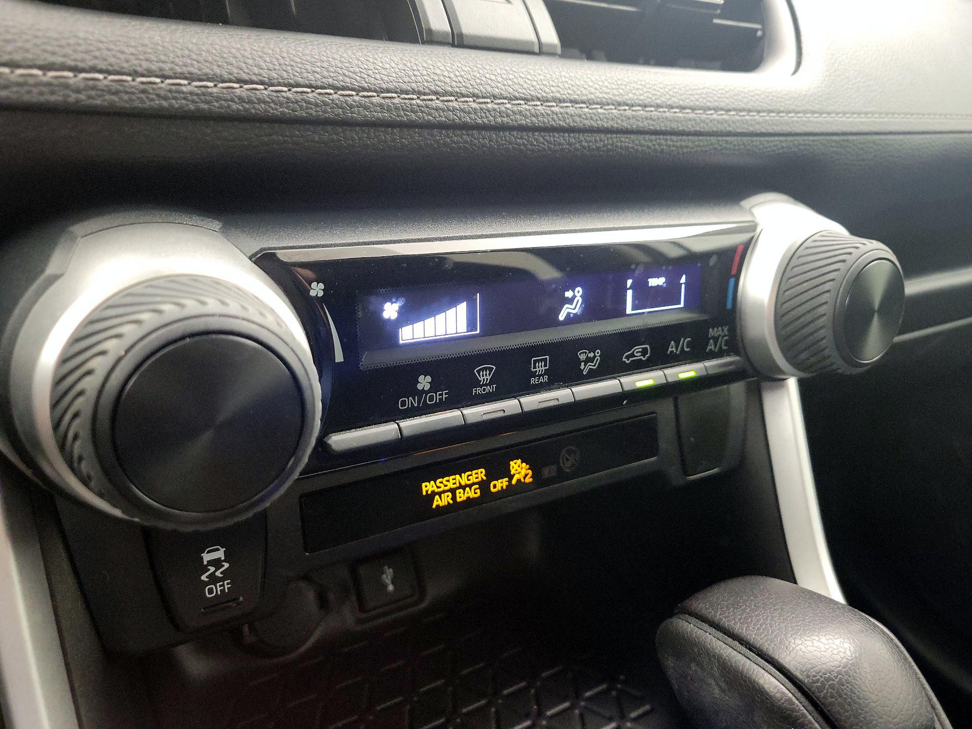 Thumbnail: 2021 Toyota RAV4 - 16