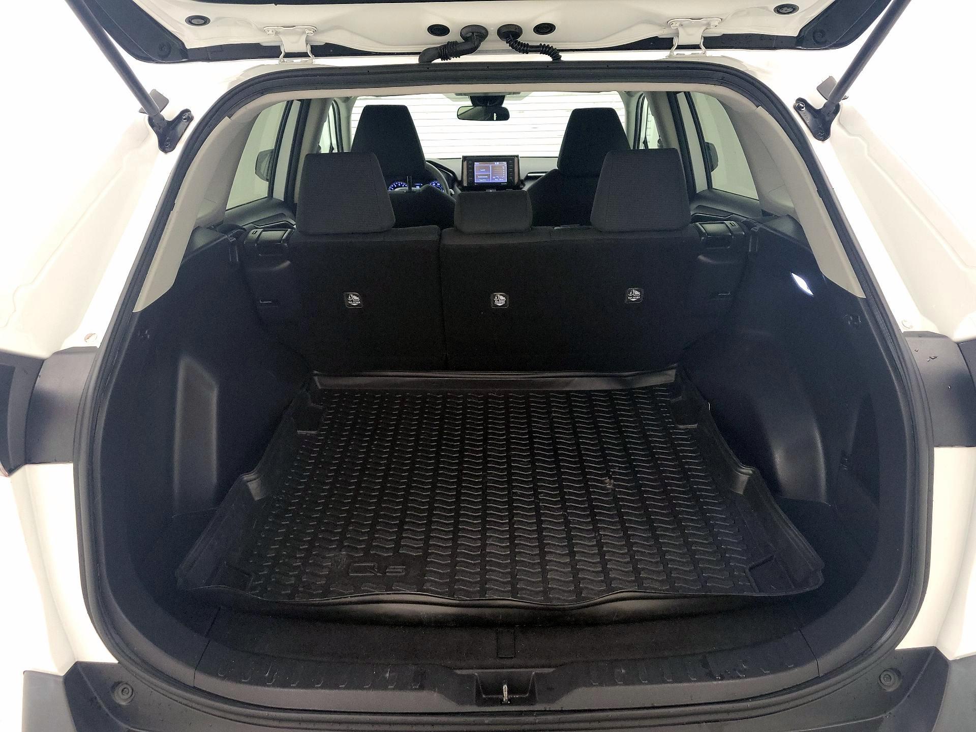 Thumbnail: 2021 Toyota RAV4 - 20