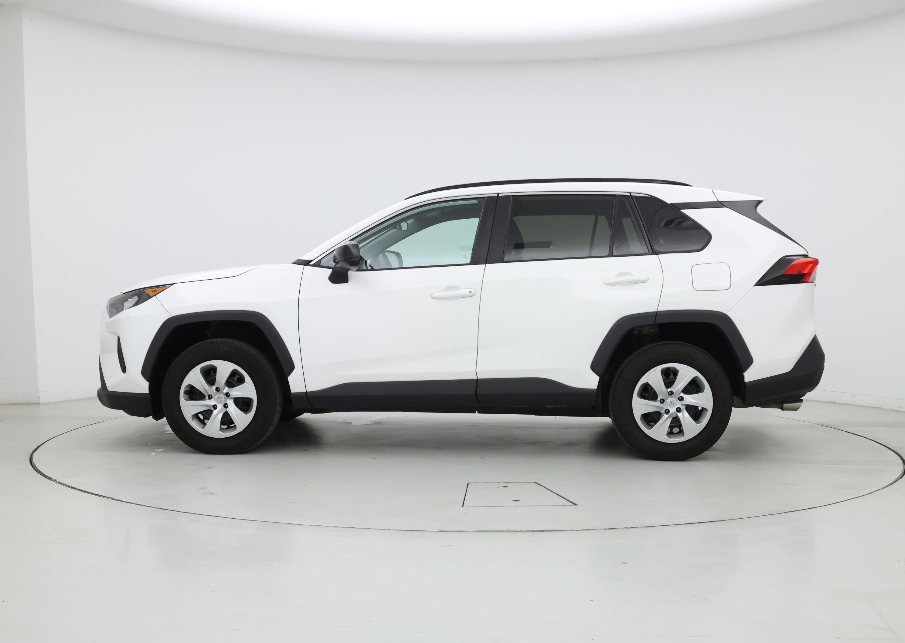 Thumbnail: 2021 Toyota RAV4 - 3