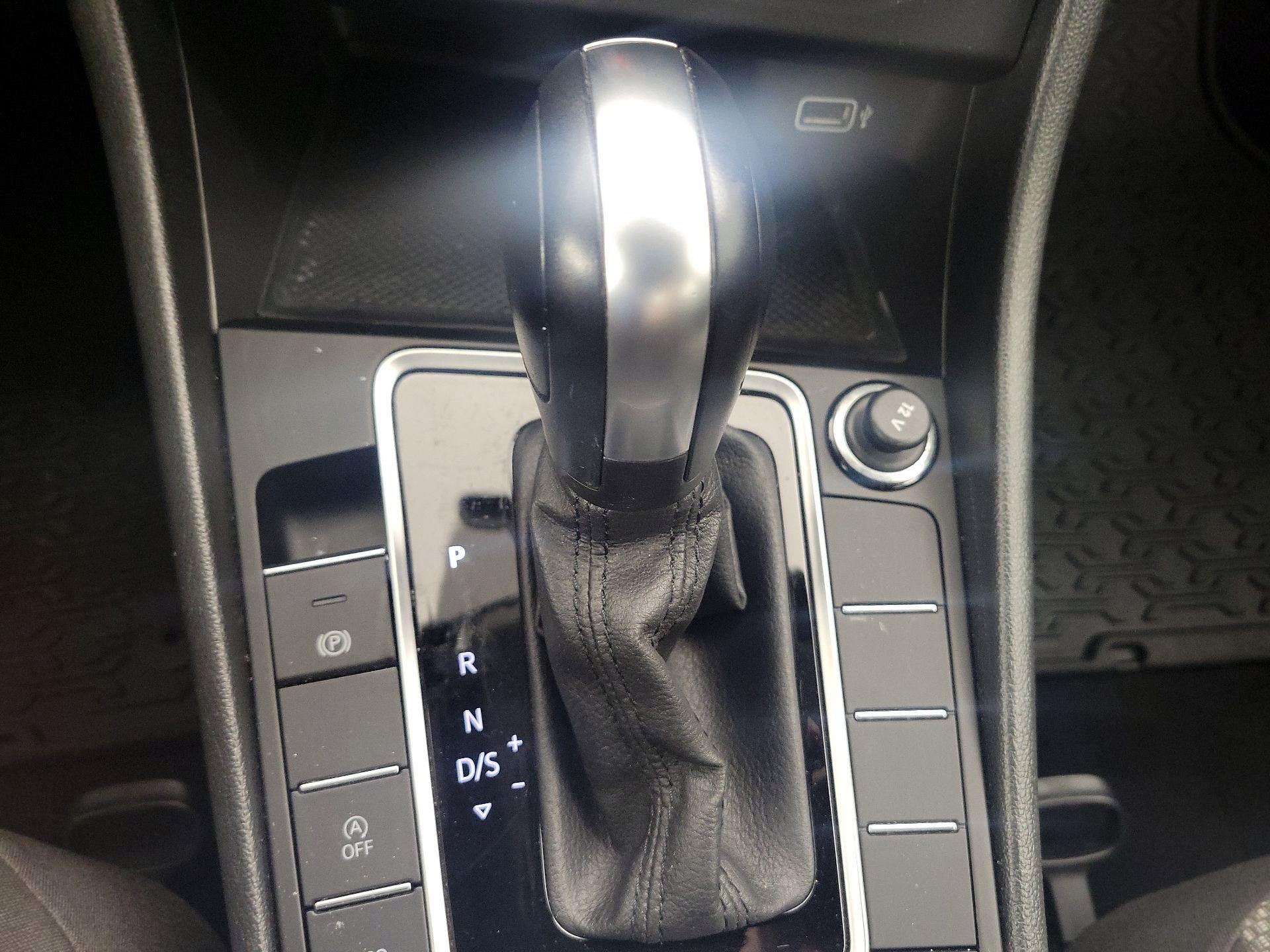 Thumbnail: 2019 Volkswagen Jetta - 17