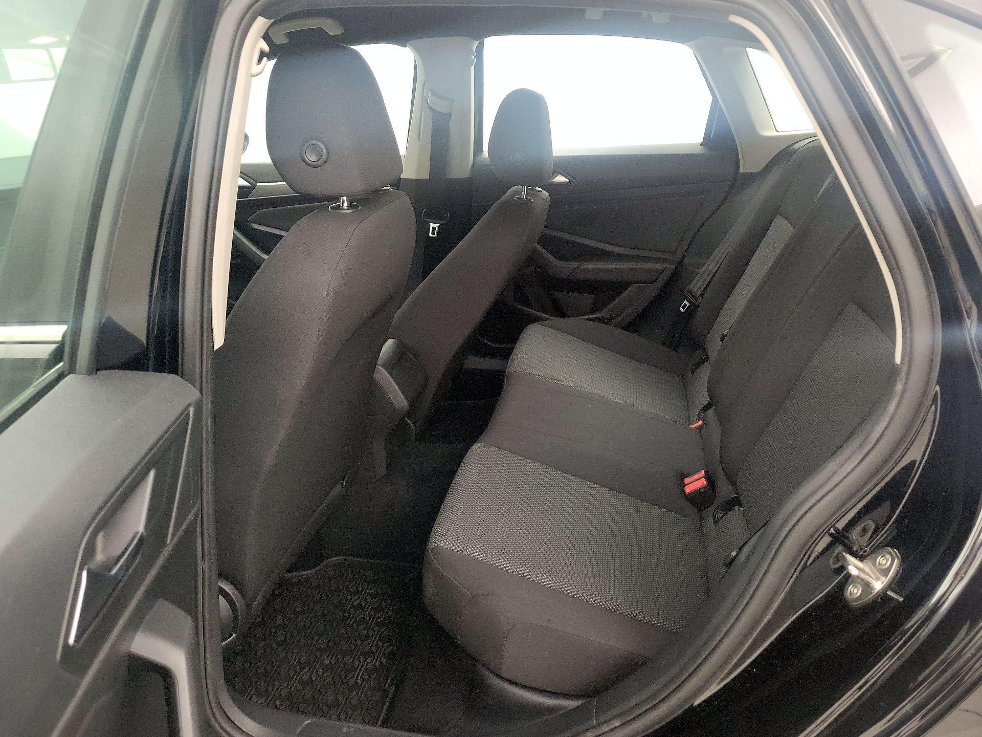 Thumbnail: 2019 Volkswagen Jetta - 19