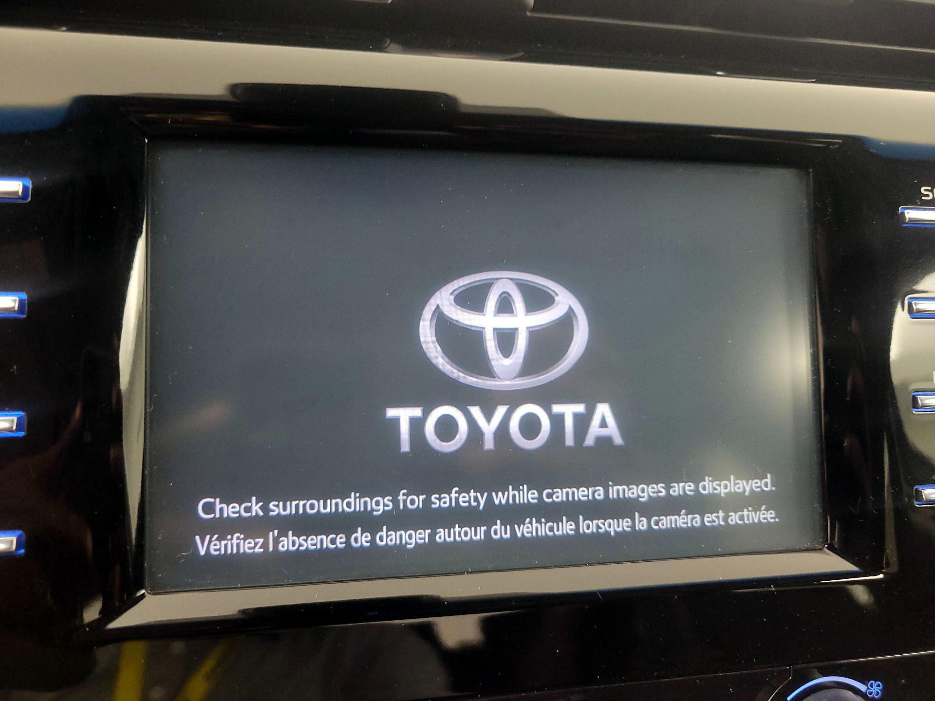 Thumbnail: 2018 Toyota Camry - 15