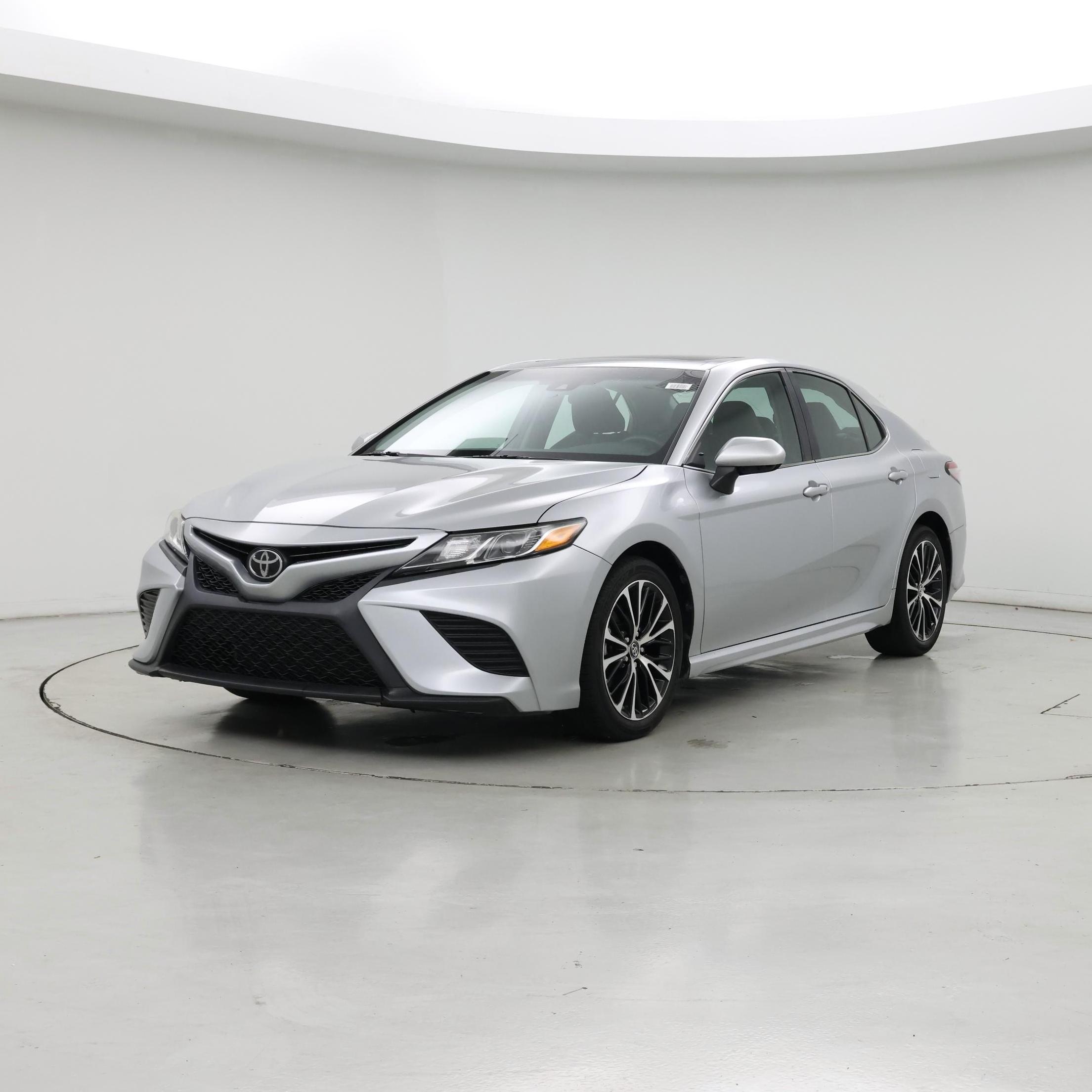 Thumbnail: 2018 Toyota Camry - 4