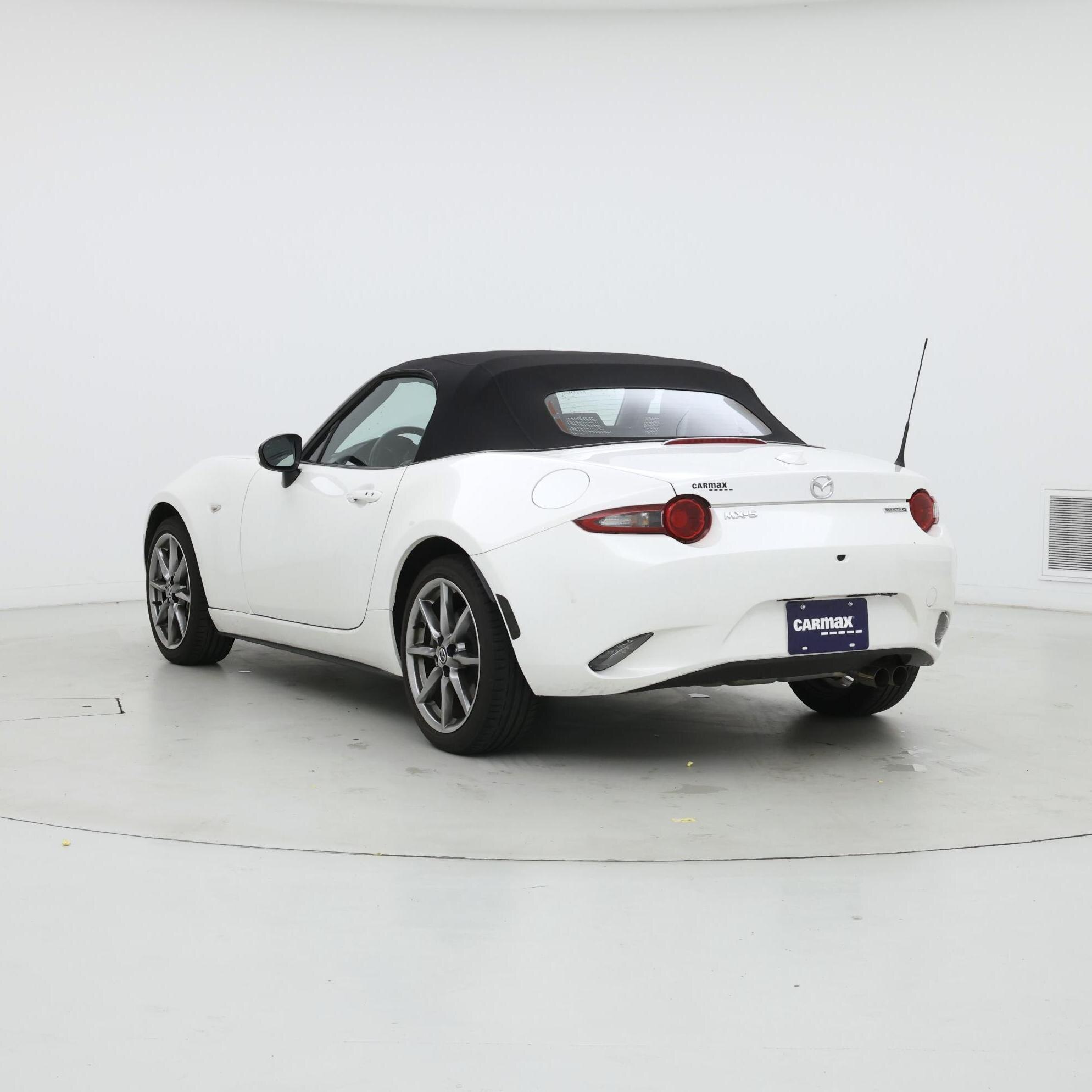 Thumbnail: 2022 Mazda MX-5 Miata - 2