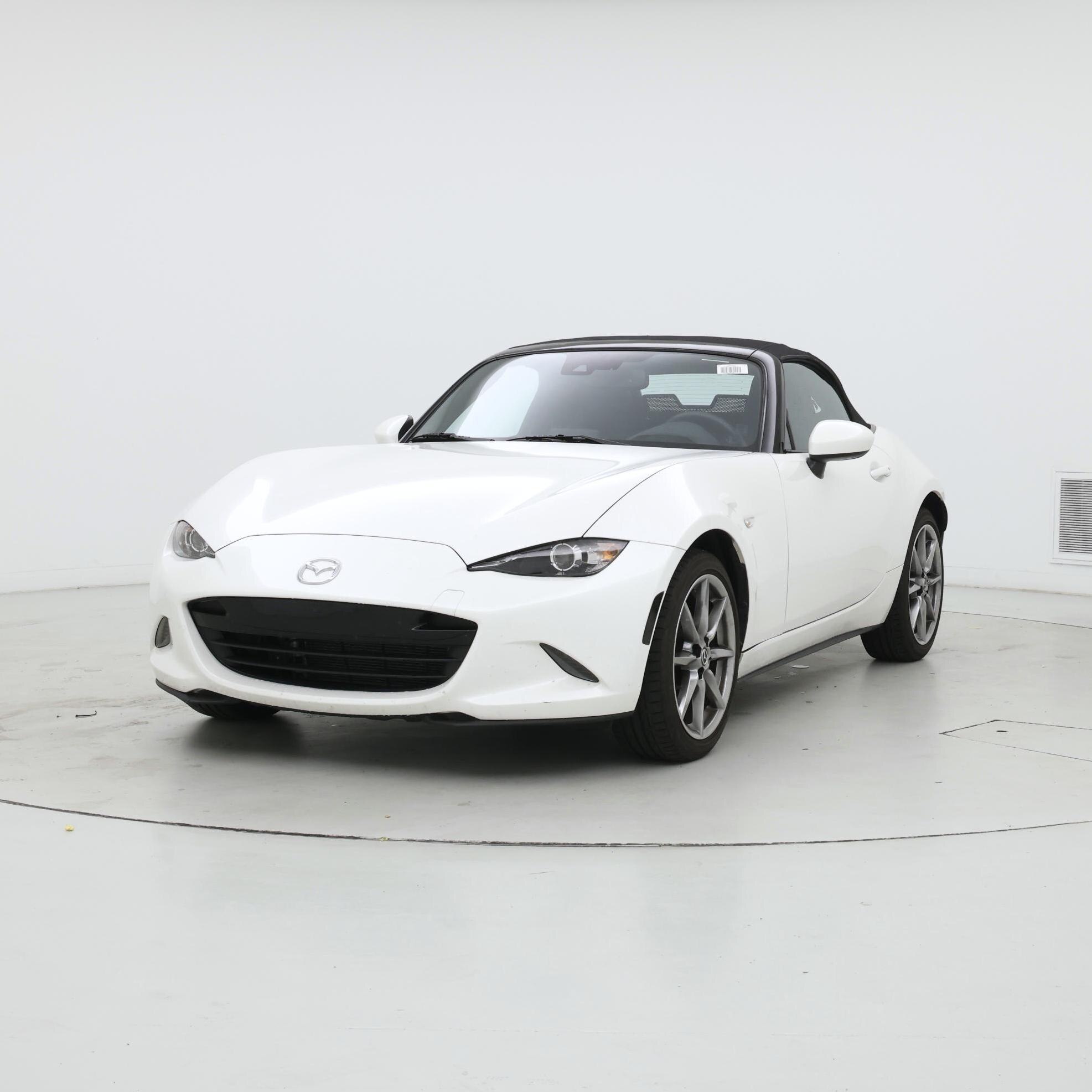 Thumbnail: 2022 Mazda MX-5 Miata - 4