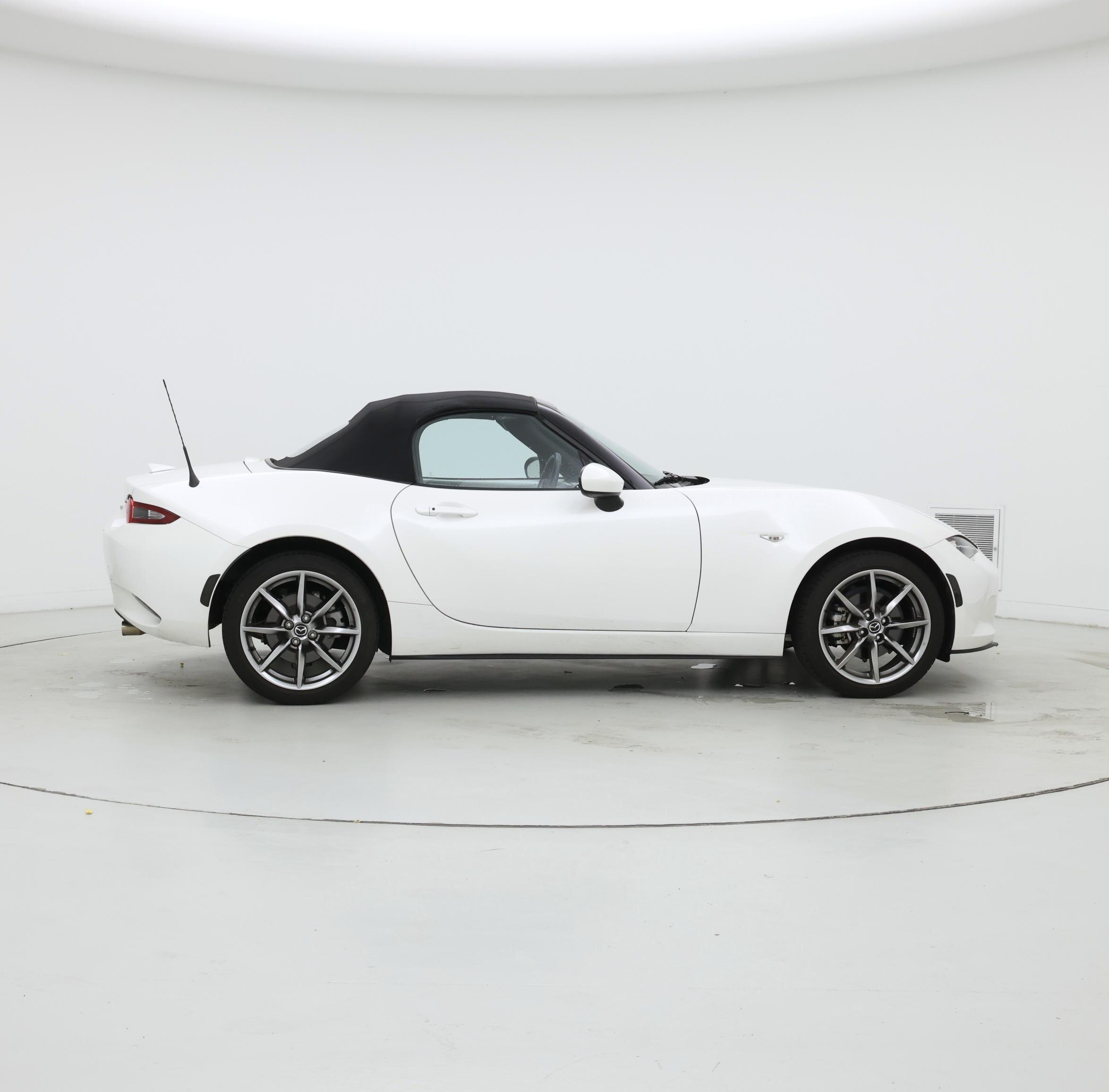 Thumbnail: 2022 Mazda MX-5 Miata - 7