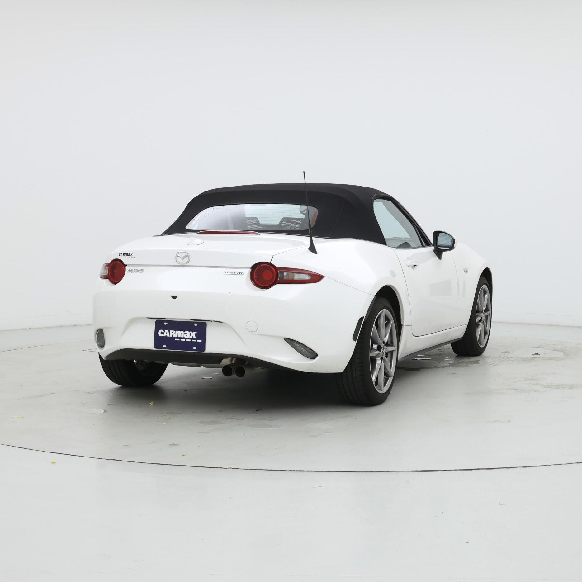 Thumbnail: 2022 Mazda MX-5 Miata - 8