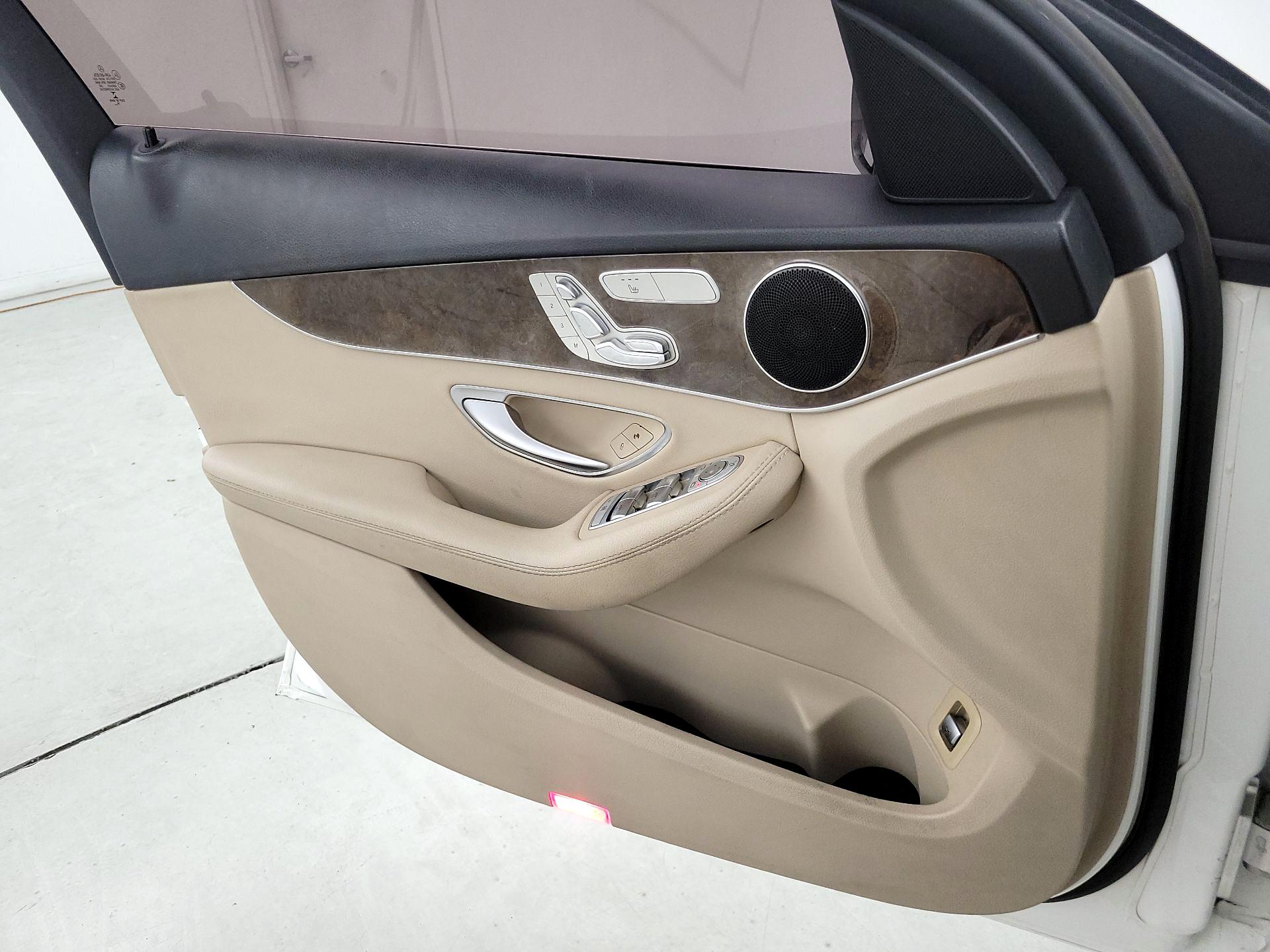 Thumbnail: 2017 Mercedes-Benz C-Class - 12