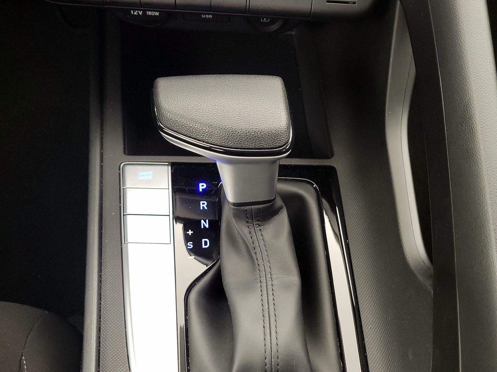 Thumbnail: 2022 Hyundai Elantra - 17