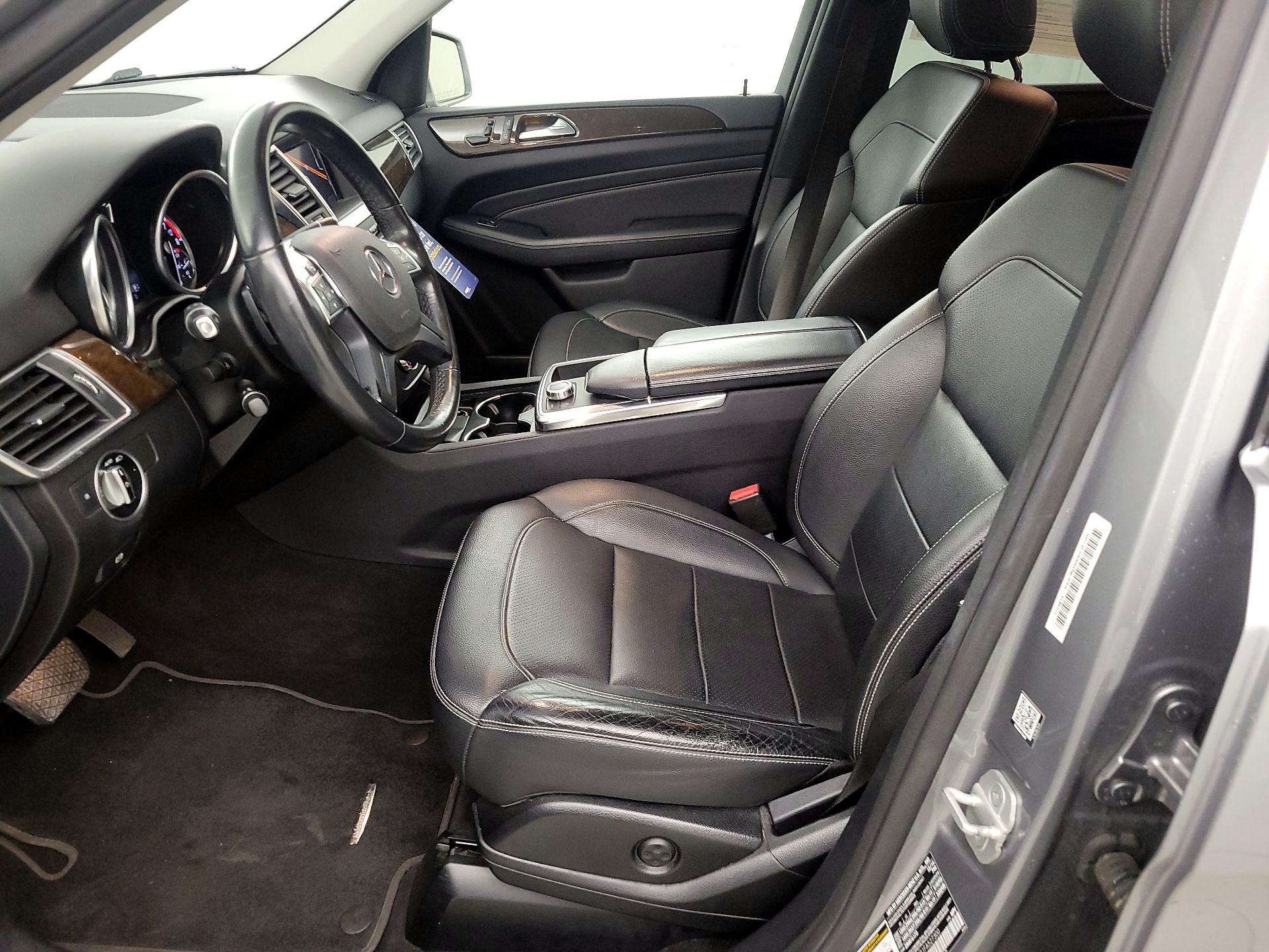 Thumbnail: 2015 Mercedes-Benz M-Class - 11