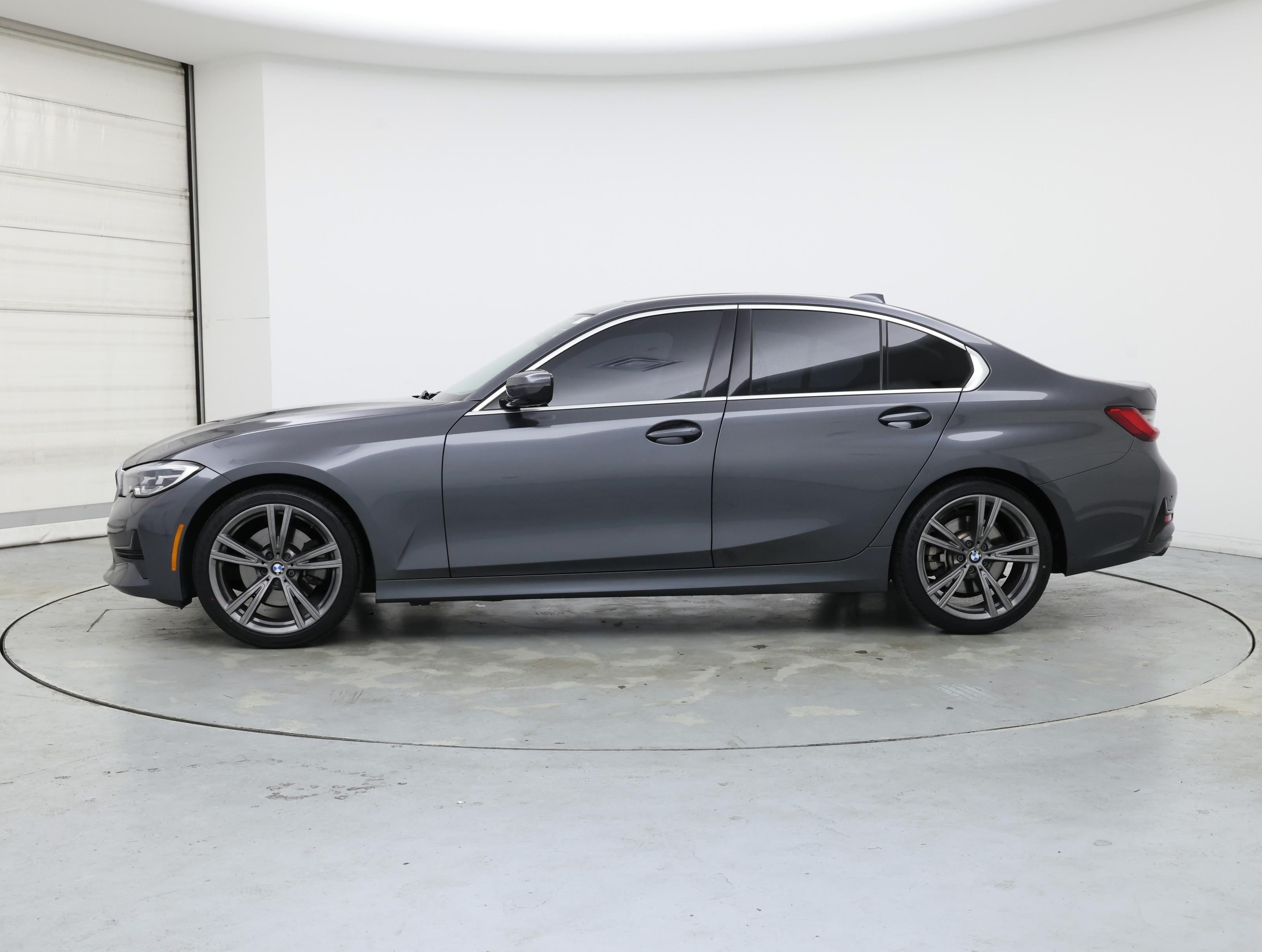 Thumbnail: 2021 BMW 3 Series - 3