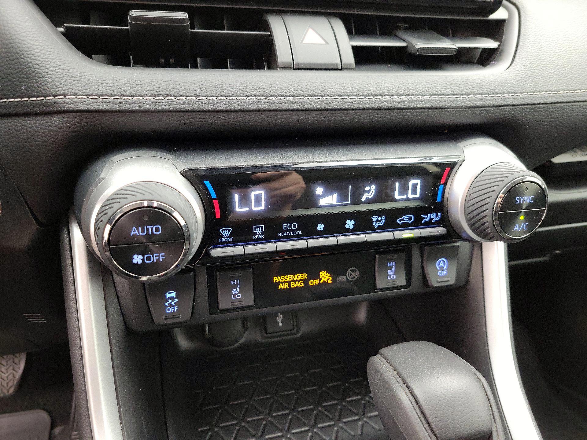 Thumbnail: 2022 Toyota RAV4 - 16