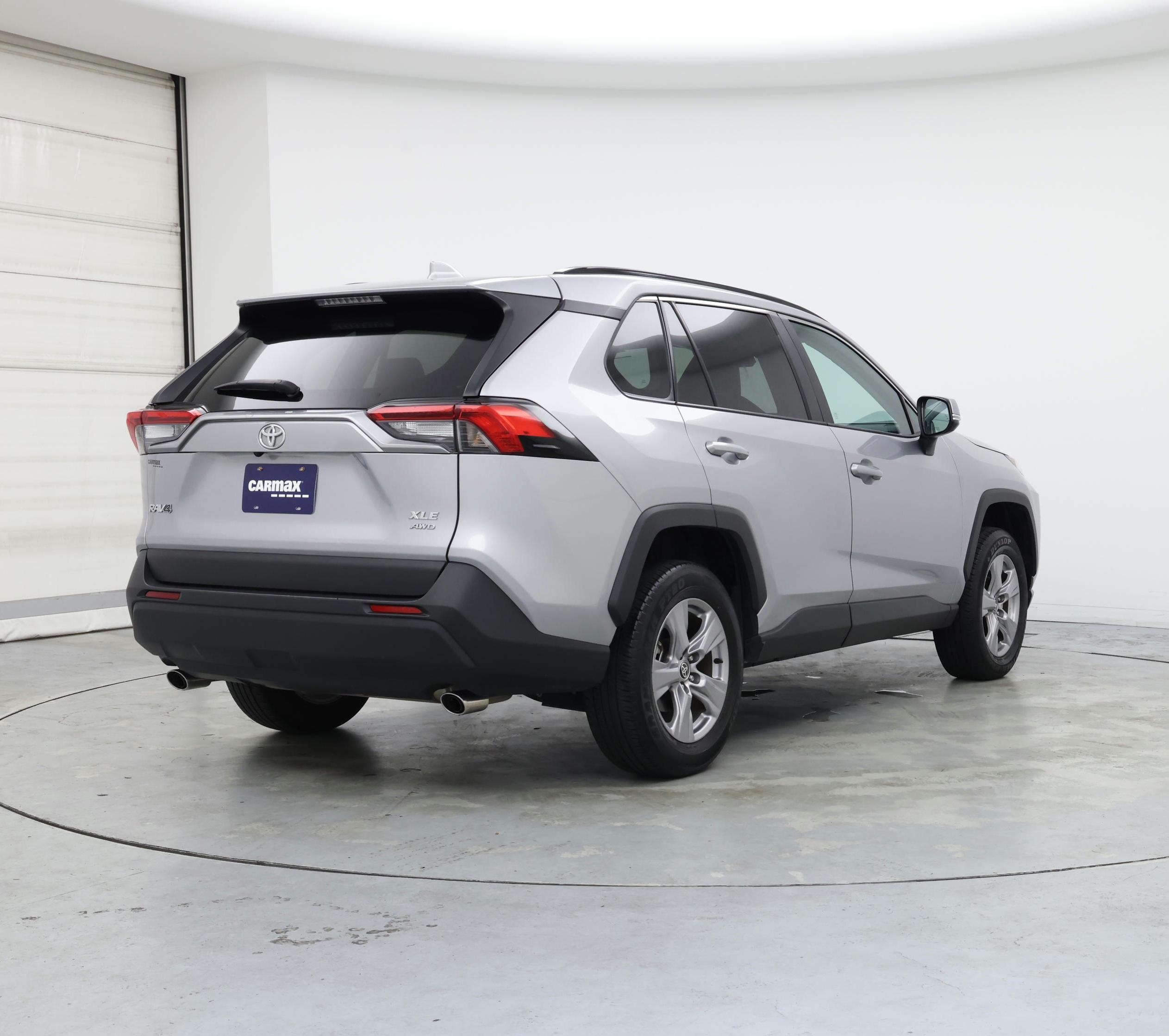 Thumbnail: 2022 Toyota RAV4 - 8