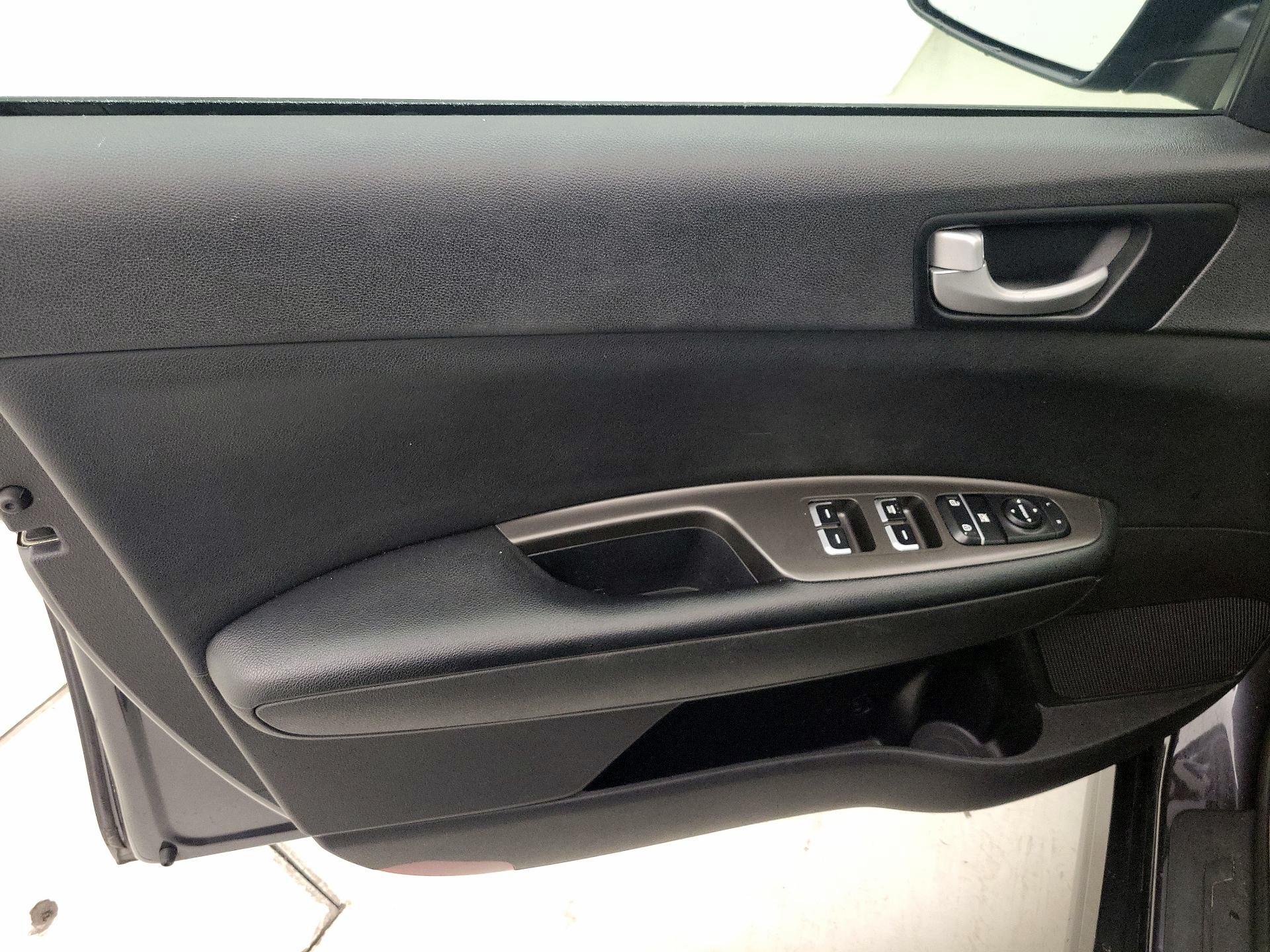Thumbnail: 2019 Kia Optima - 12