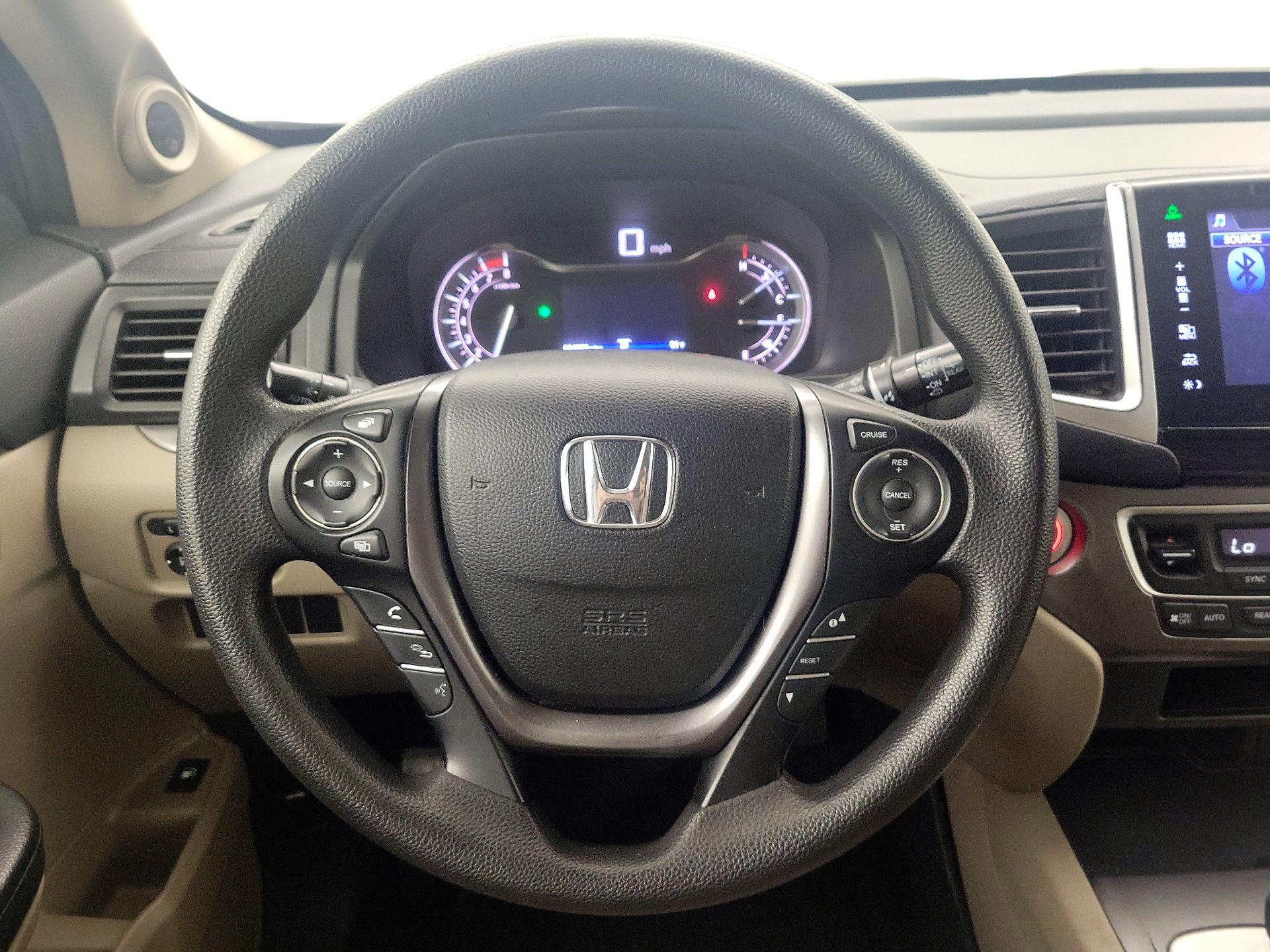 Thumbnail: 2016 Honda Pilot - 10