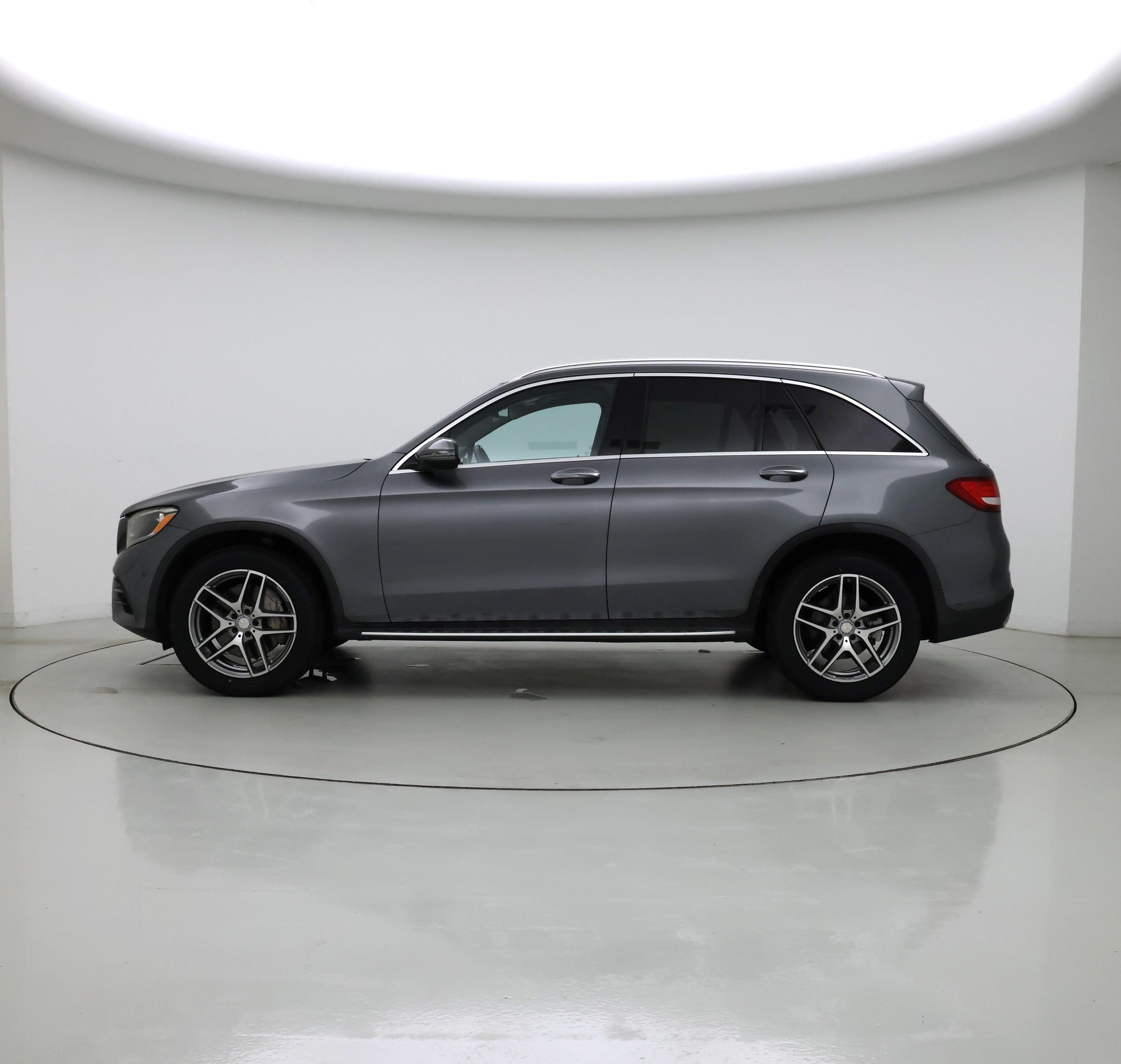 Thumbnail: 2016 Mercedes-Benz GLC - 3