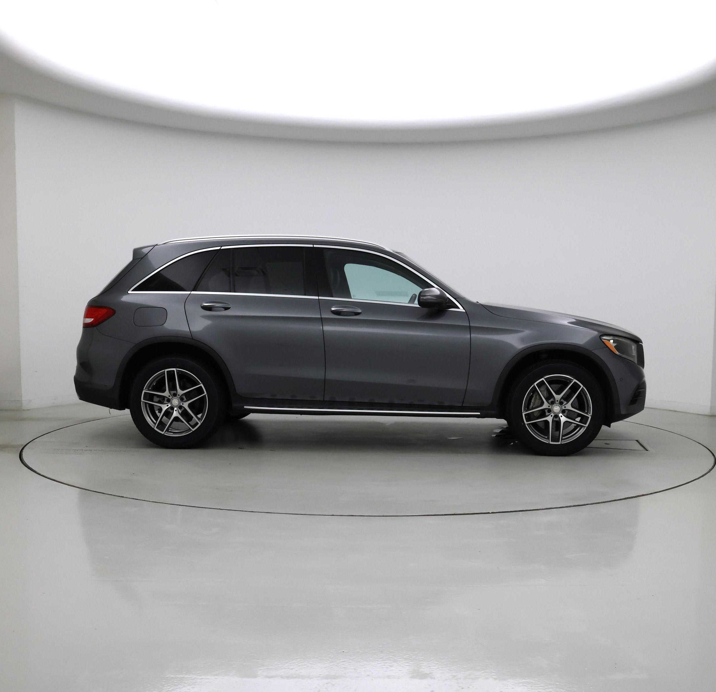 Thumbnail: 2016 Mercedes-Benz GLC - 7